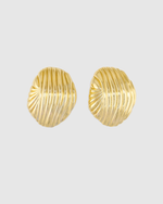 Izoa Eliza Stud Earrings Gold