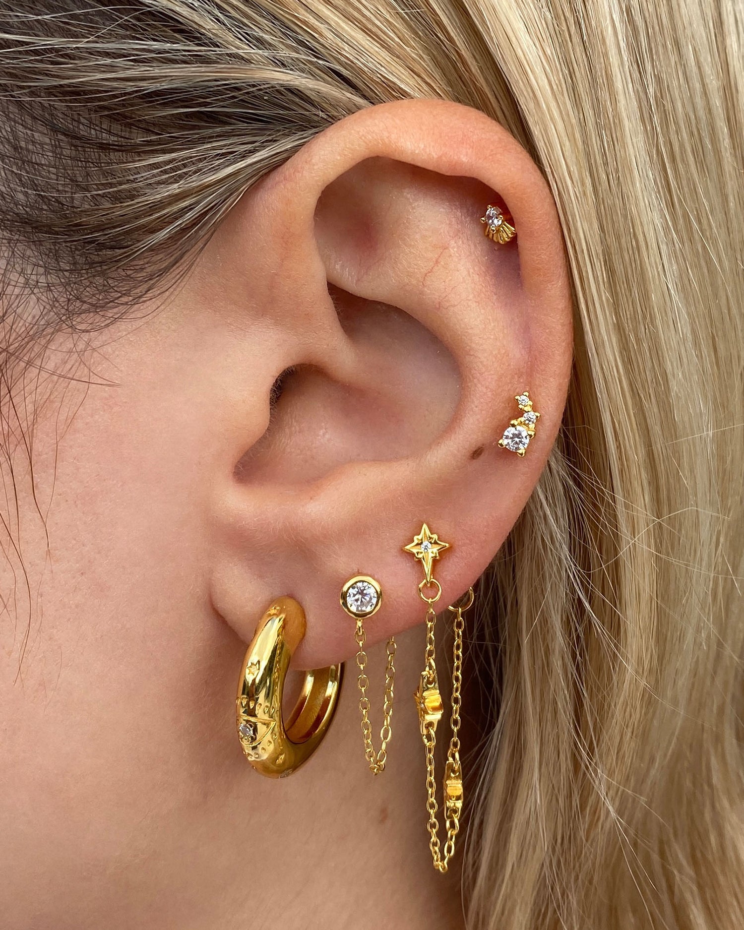 Izoa Nevaeh Hoop Earrings Gold