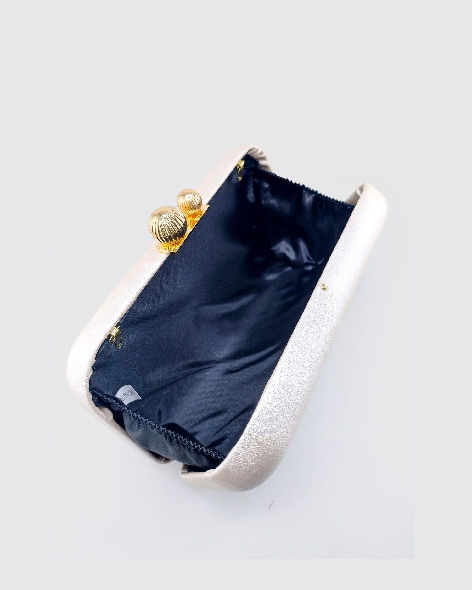 Izoa Emma Clutch Pearl White