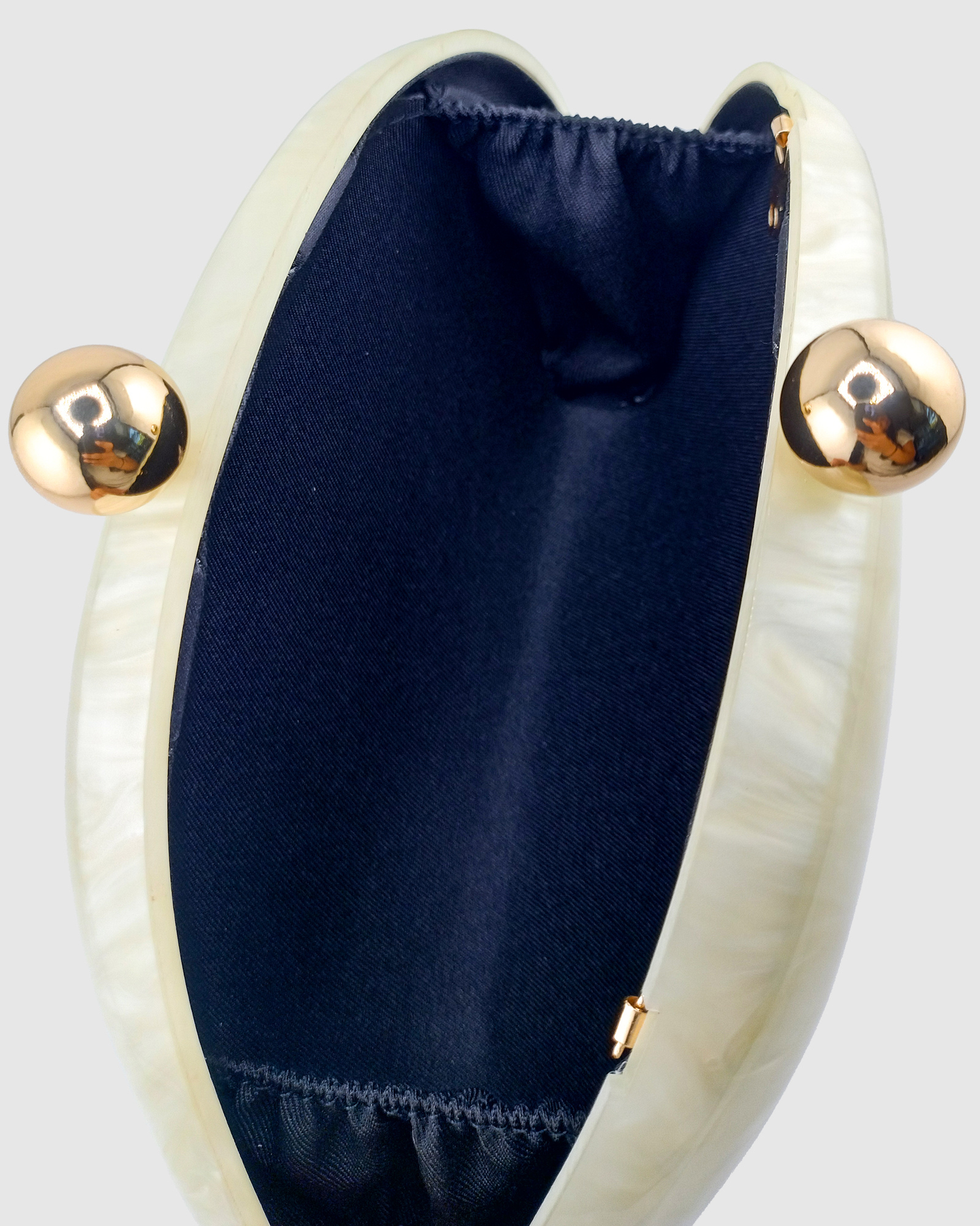 Izoa Eleanor Clutch Cream