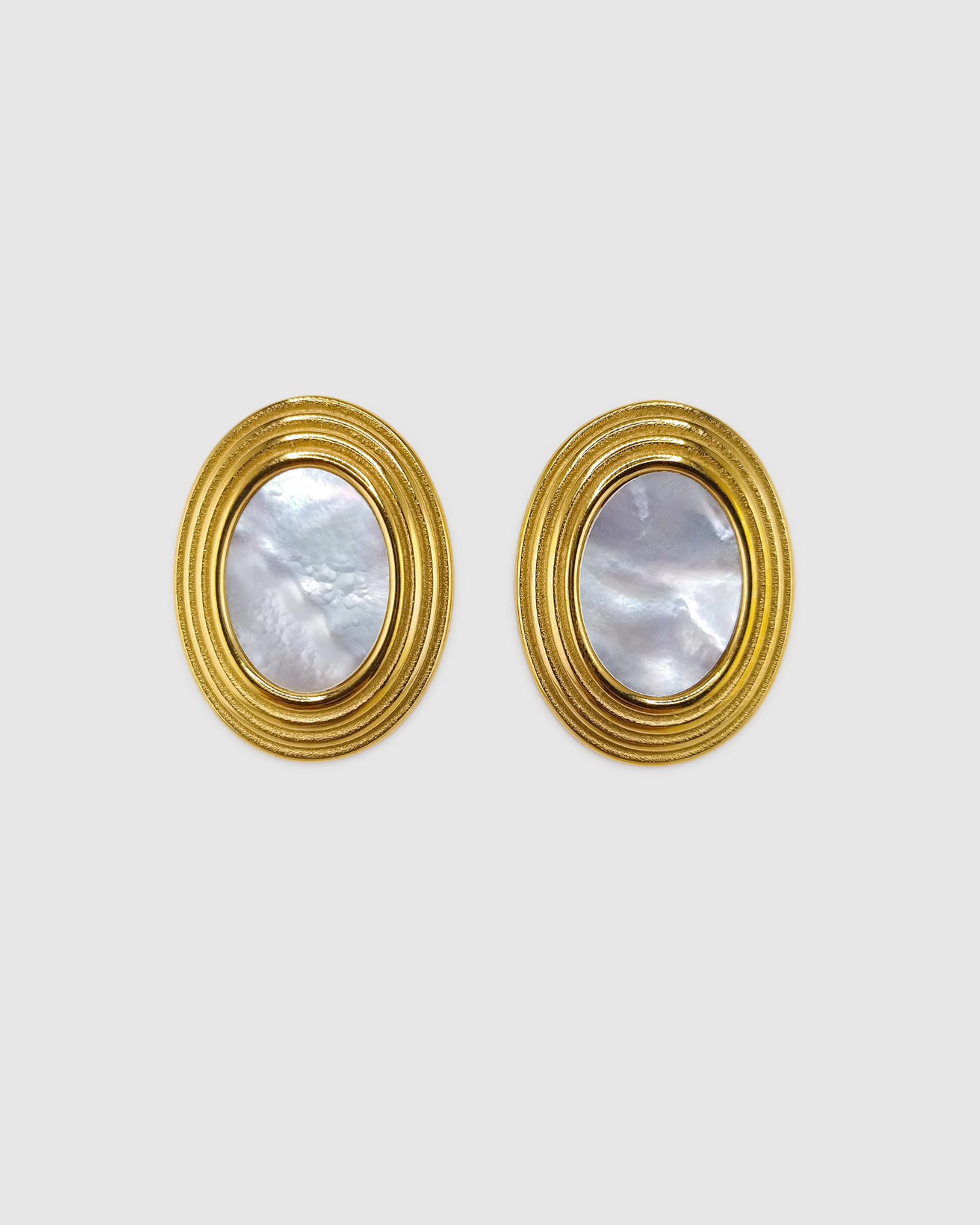 Izoa Adeline Stud Earring Pearl