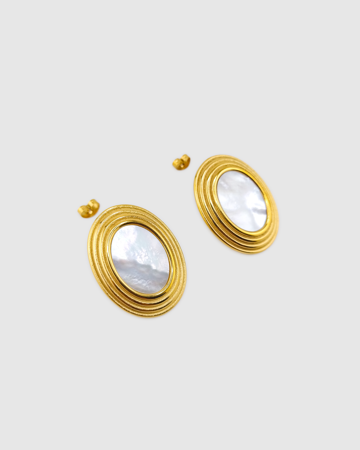 Izoa Adeline Stud Earring Pearl