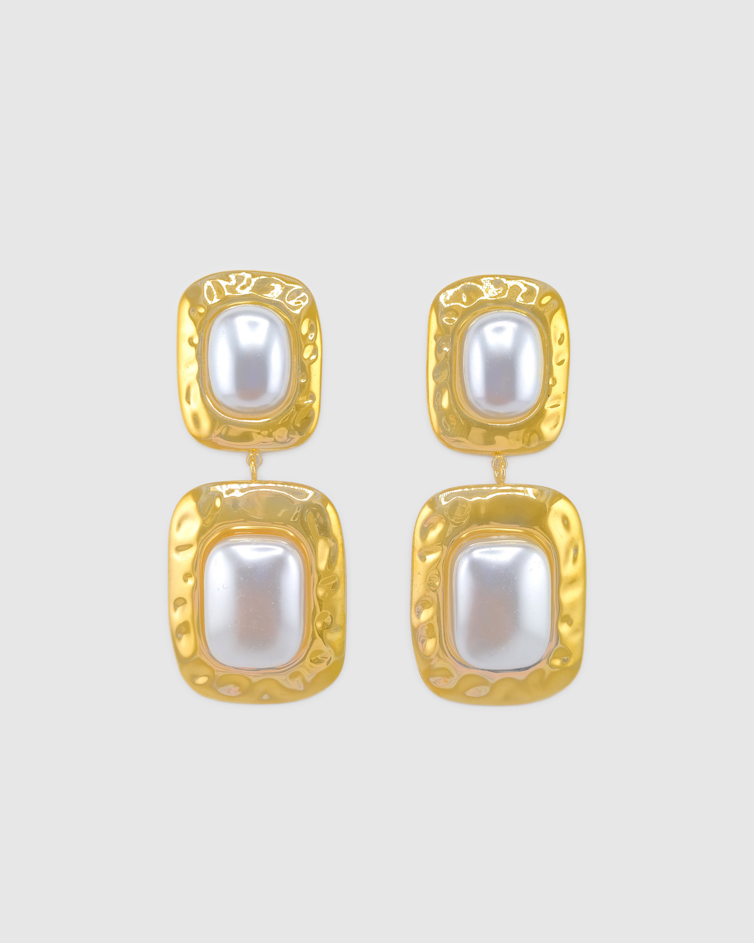 Izoa Hadley Drop Stud Earring Pearl