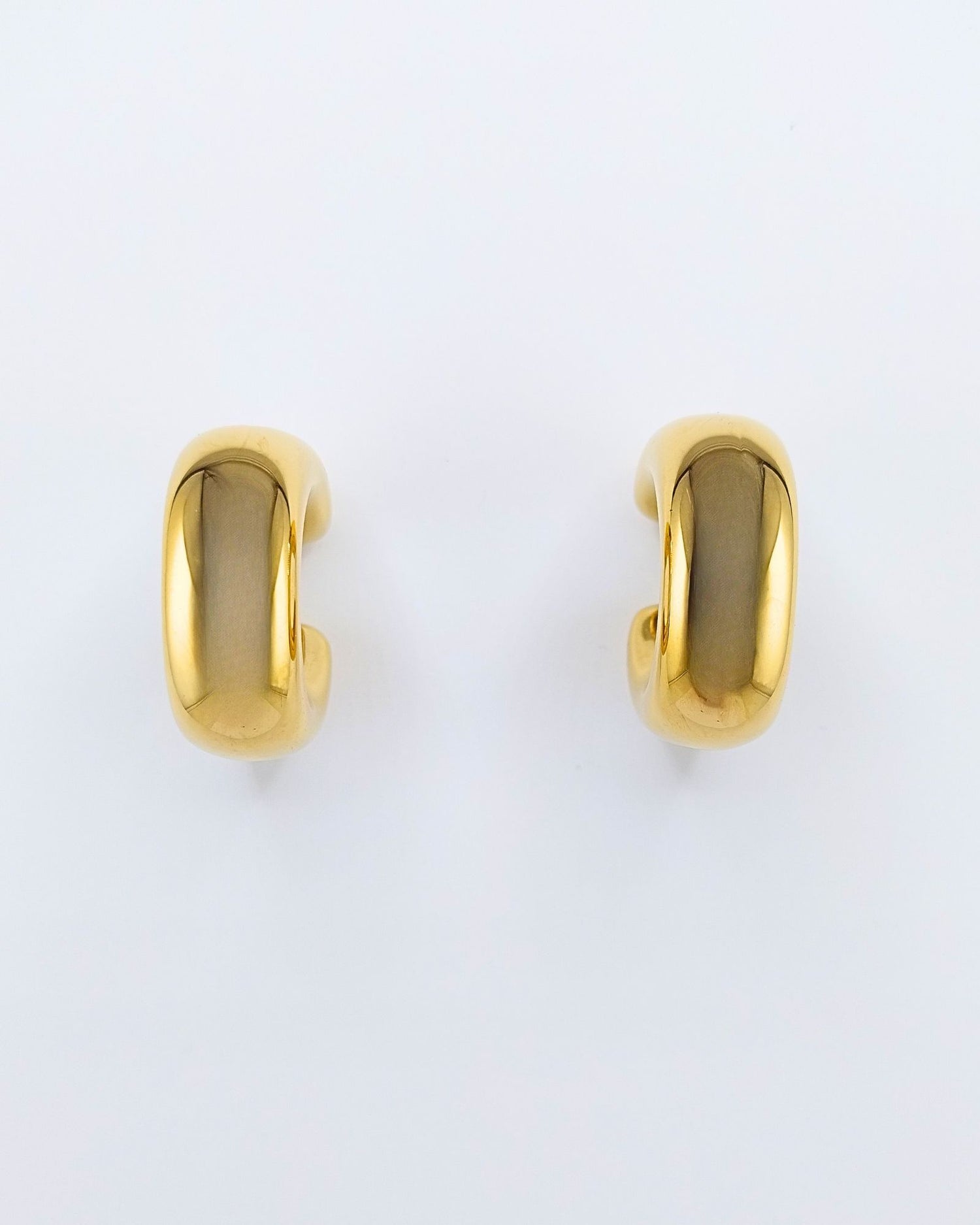 Izoa Wave Hoop Earrings Gold