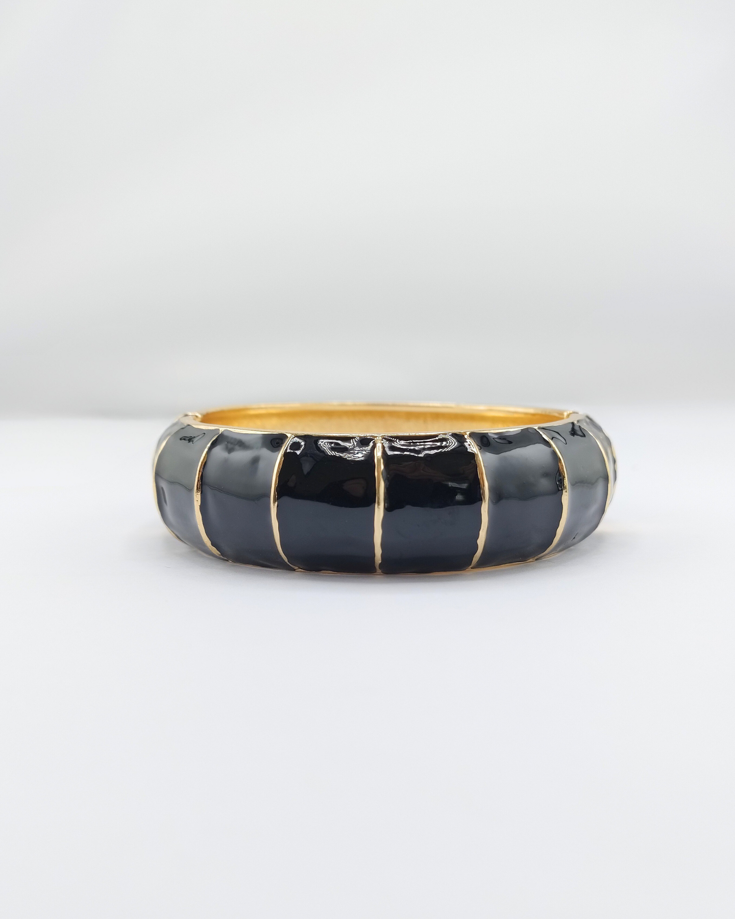 Izoa Margo Bangle Gold Black
