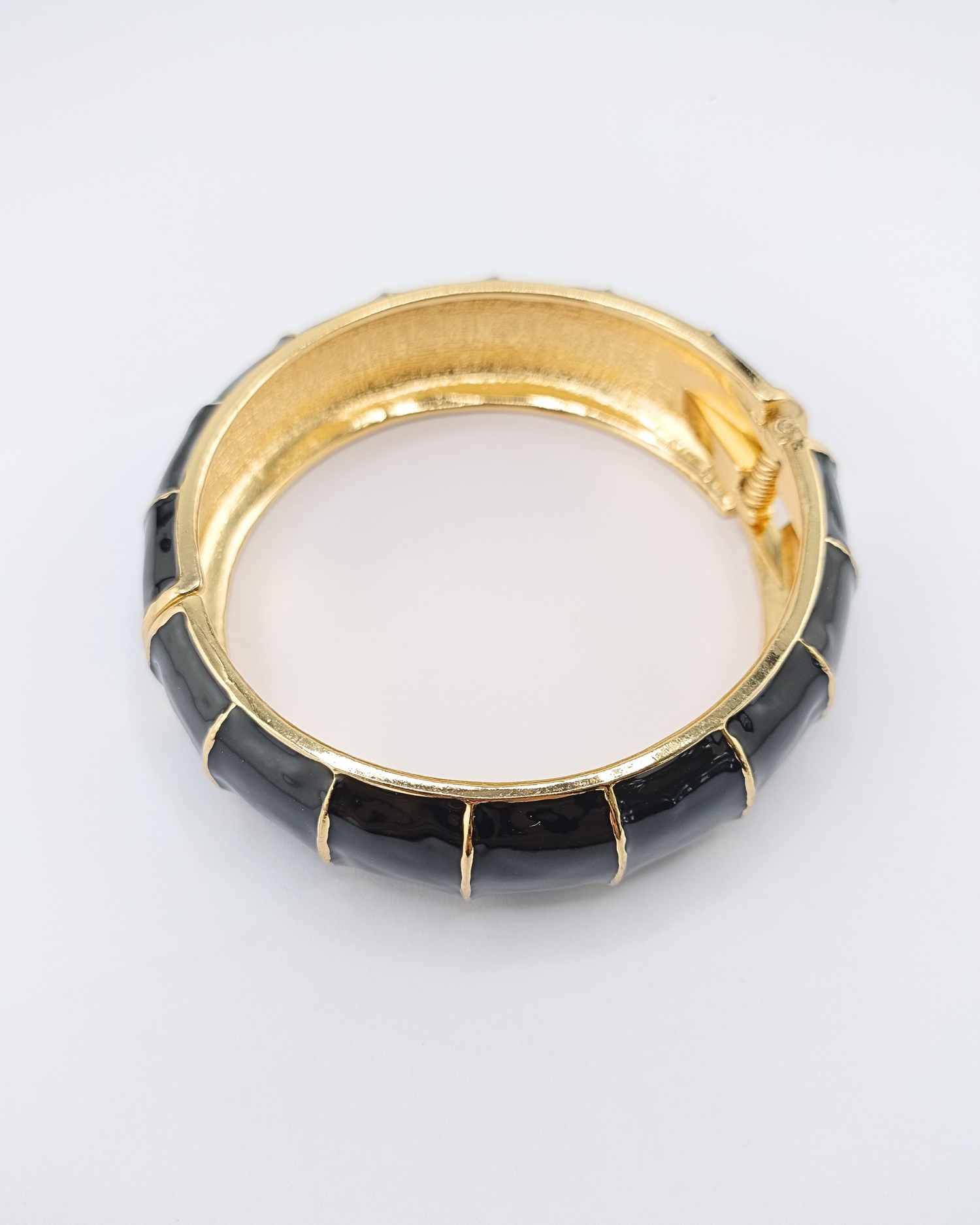 Izoa Margo Bangle Gold Black