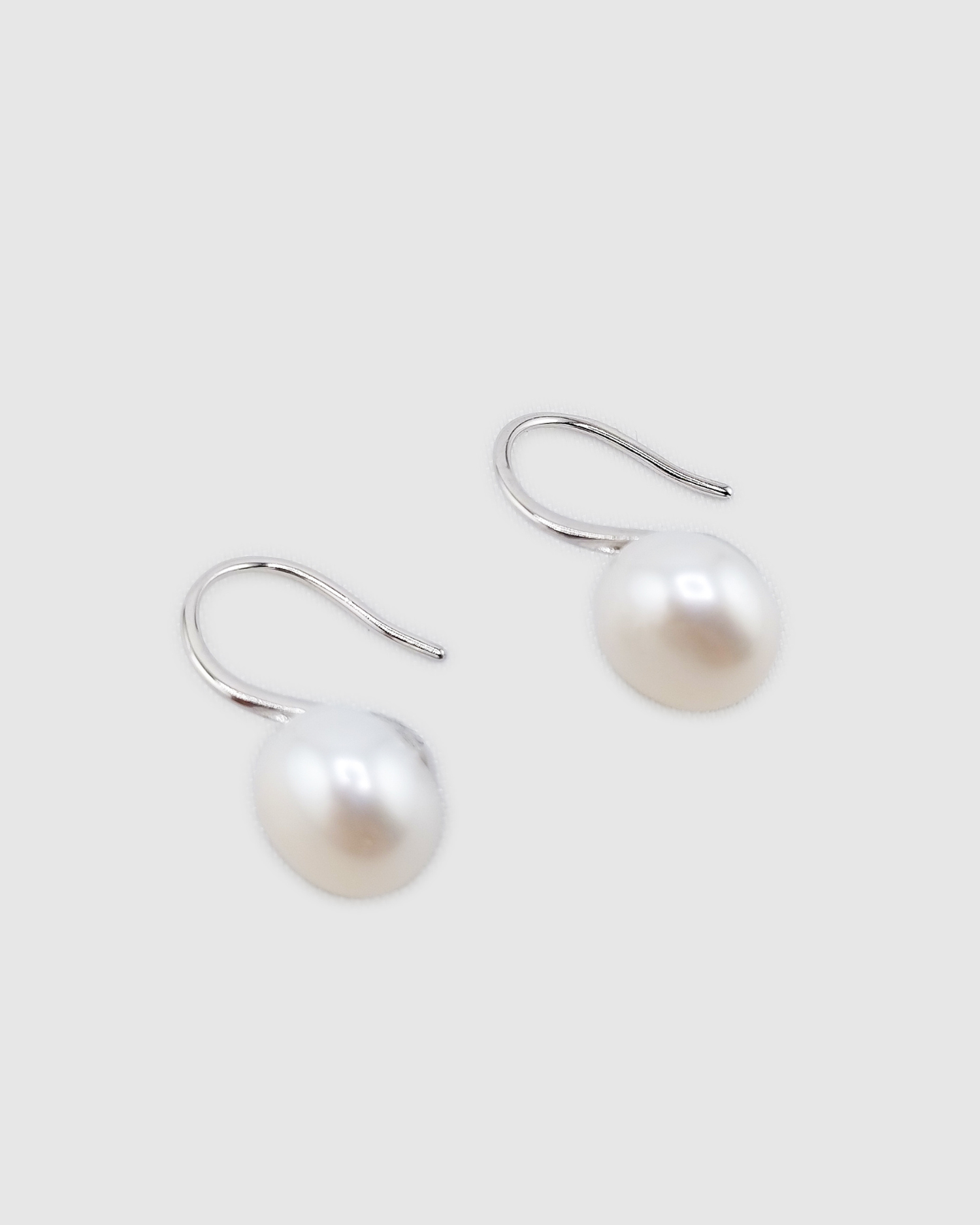 Izoa Cecilia Earrings Silver Freshwater Pearl