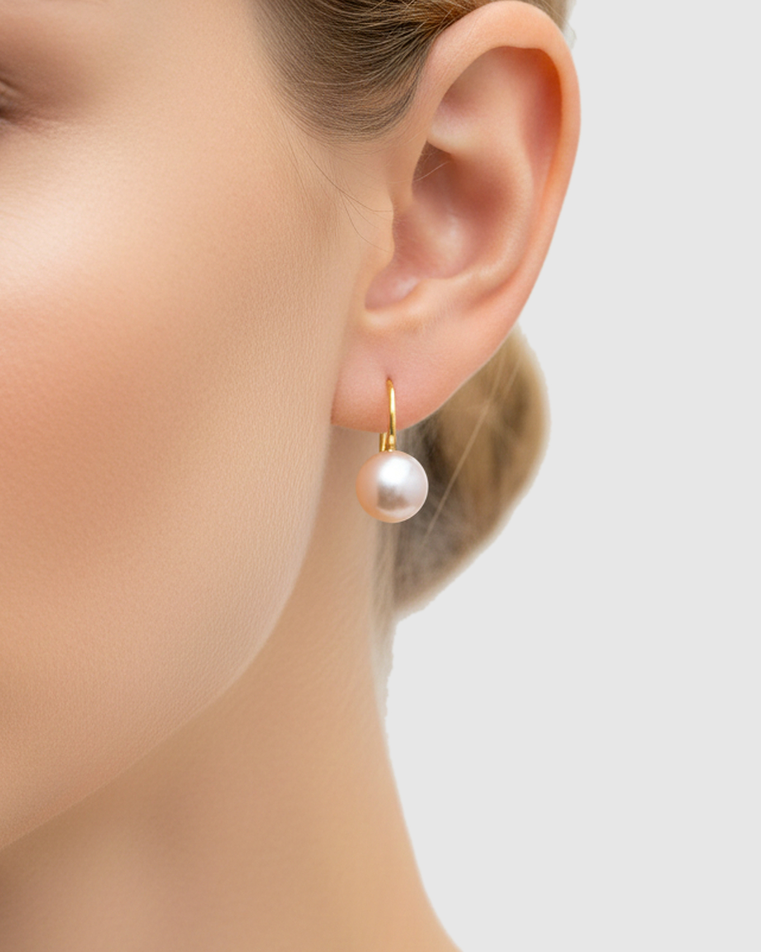 Izoa Cecilia Earrings Gold Freshwater Pearl