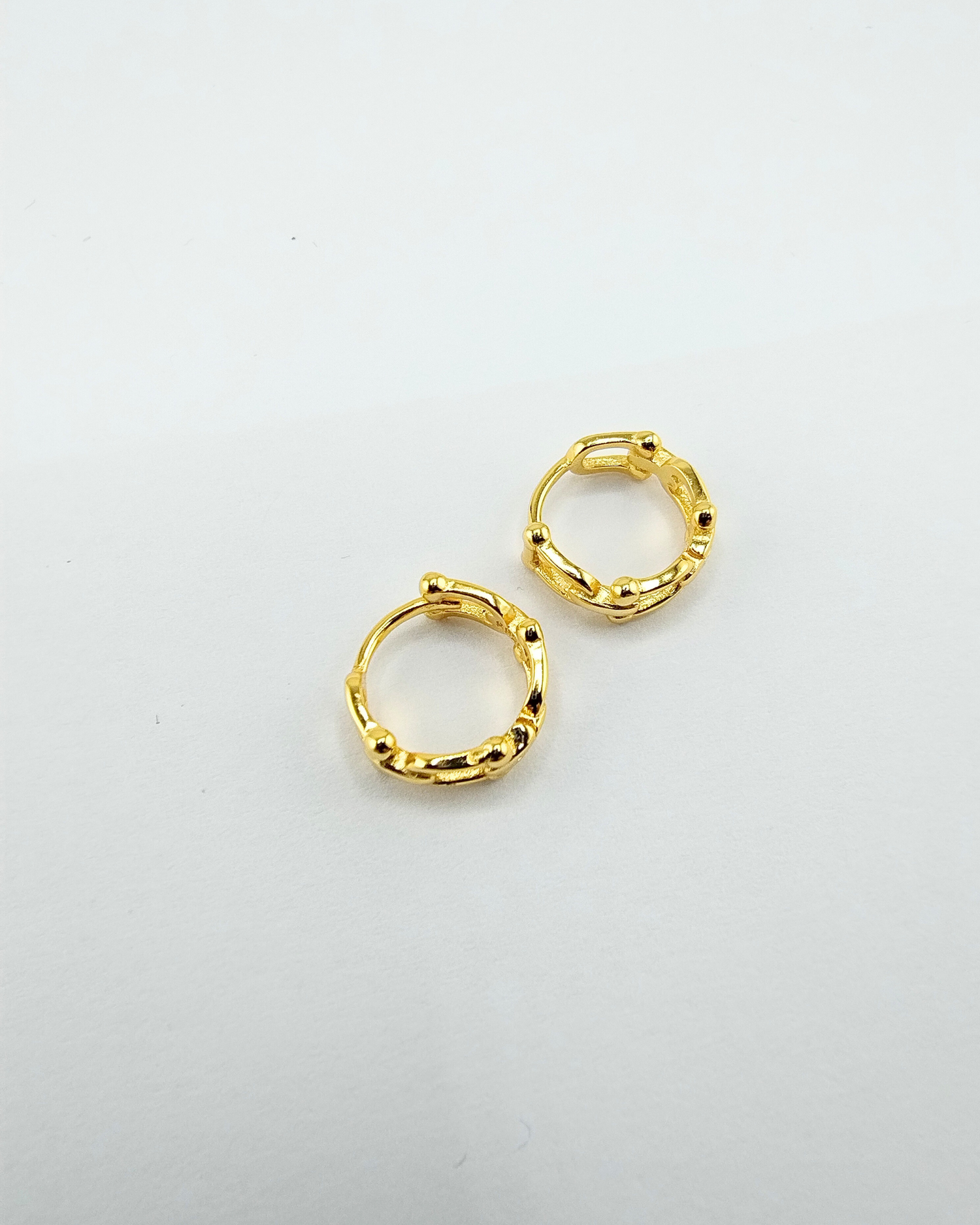 Izoa Linked Chain Huggie Earrings