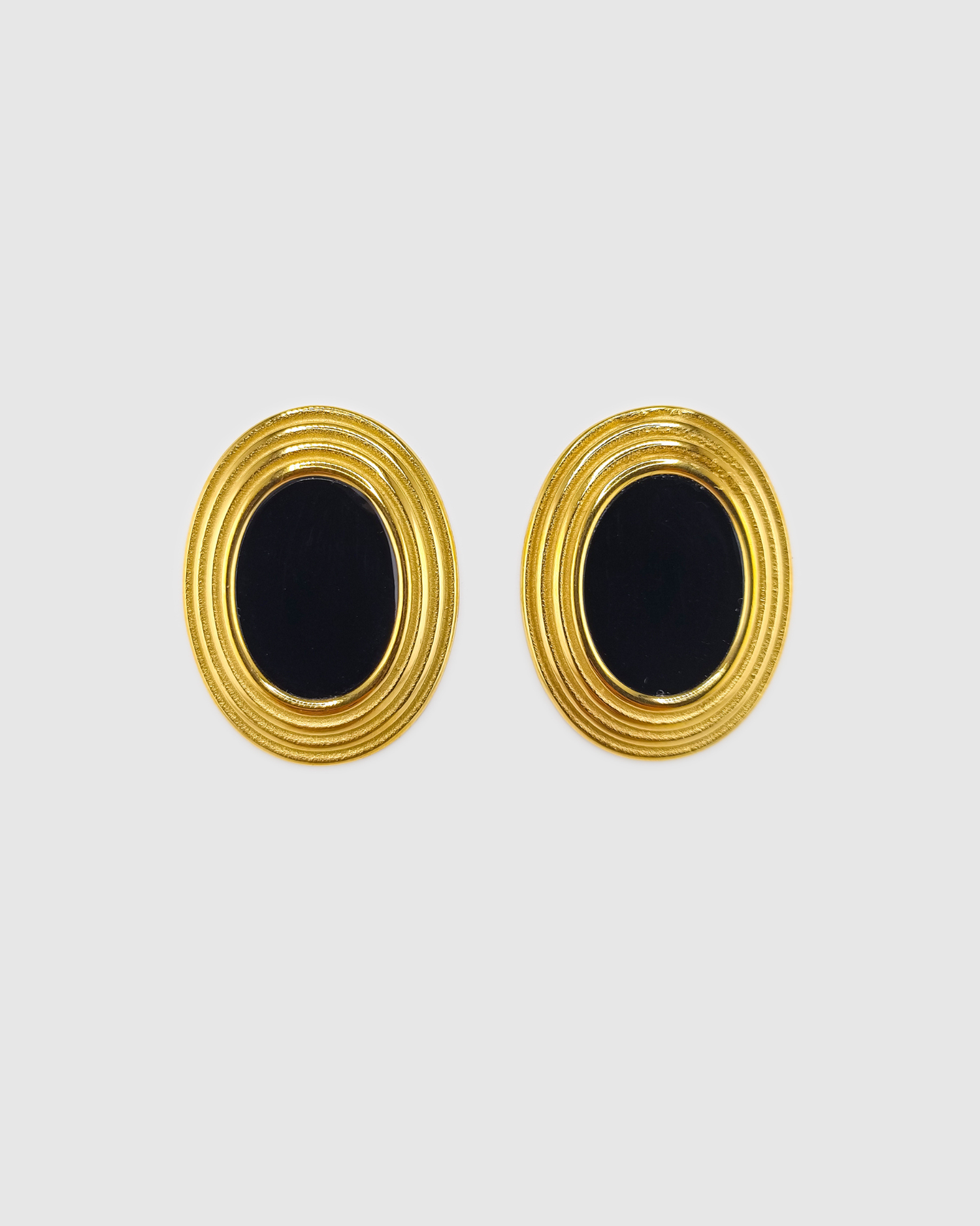 Izoa Adeline Stud Earring Black