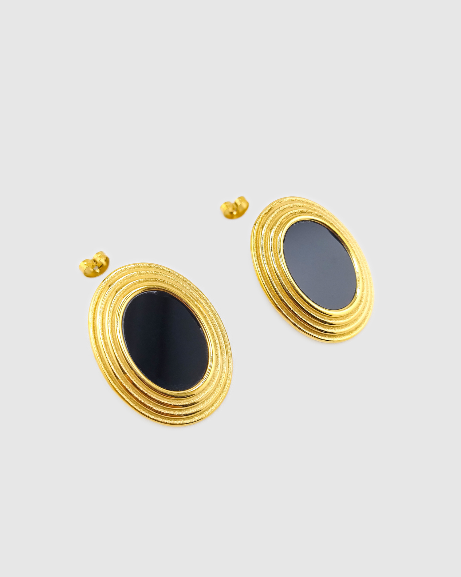 Izoa Adeline Stud Earring Black