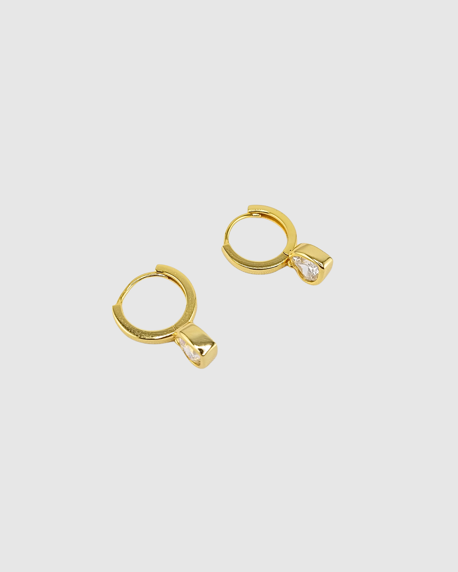 Izoa Alana Heart Huggie Gold