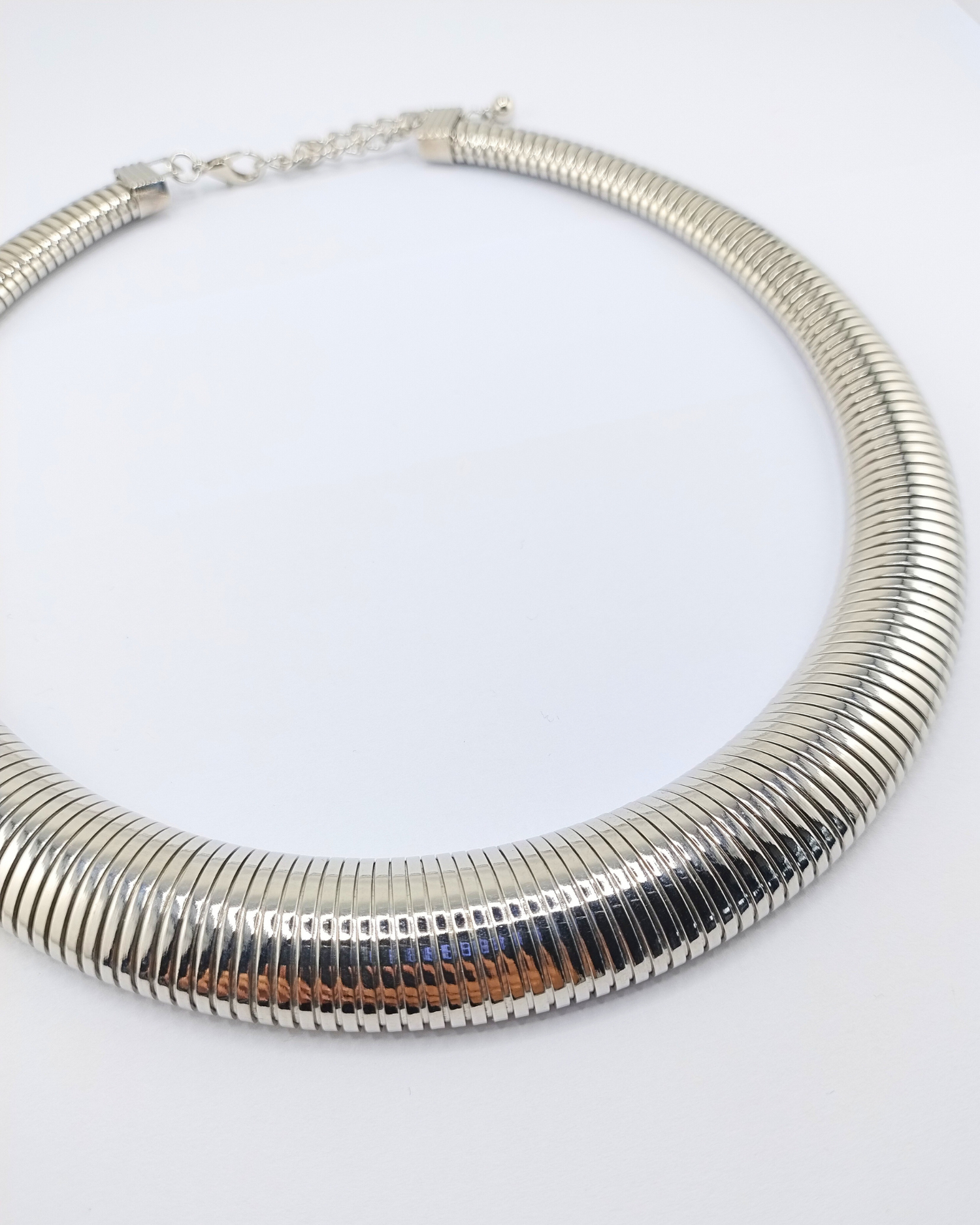 Izoa Ananta Snake Chain Collar Necklace Silver