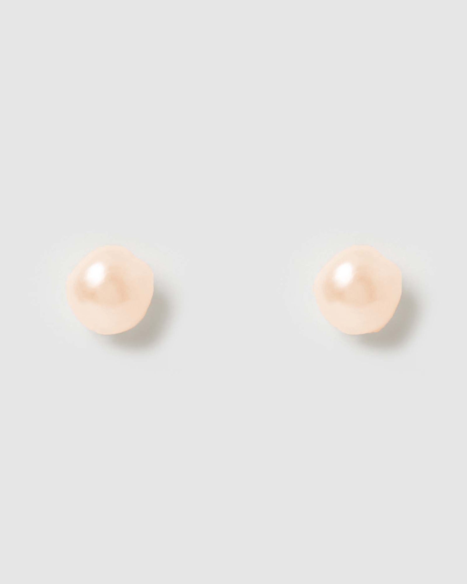 Izoa Calista Pearl Stud Earrings Peach
