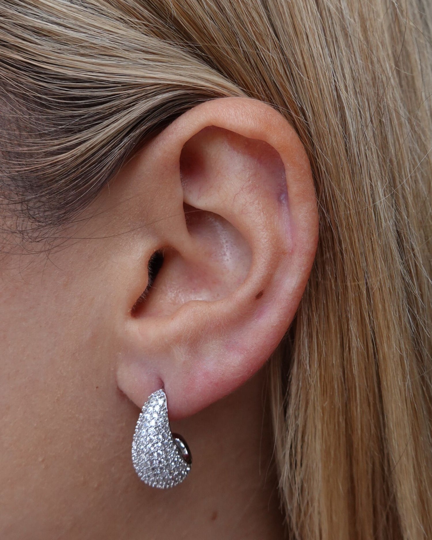 Izoa Elara Stud Earrings Silver