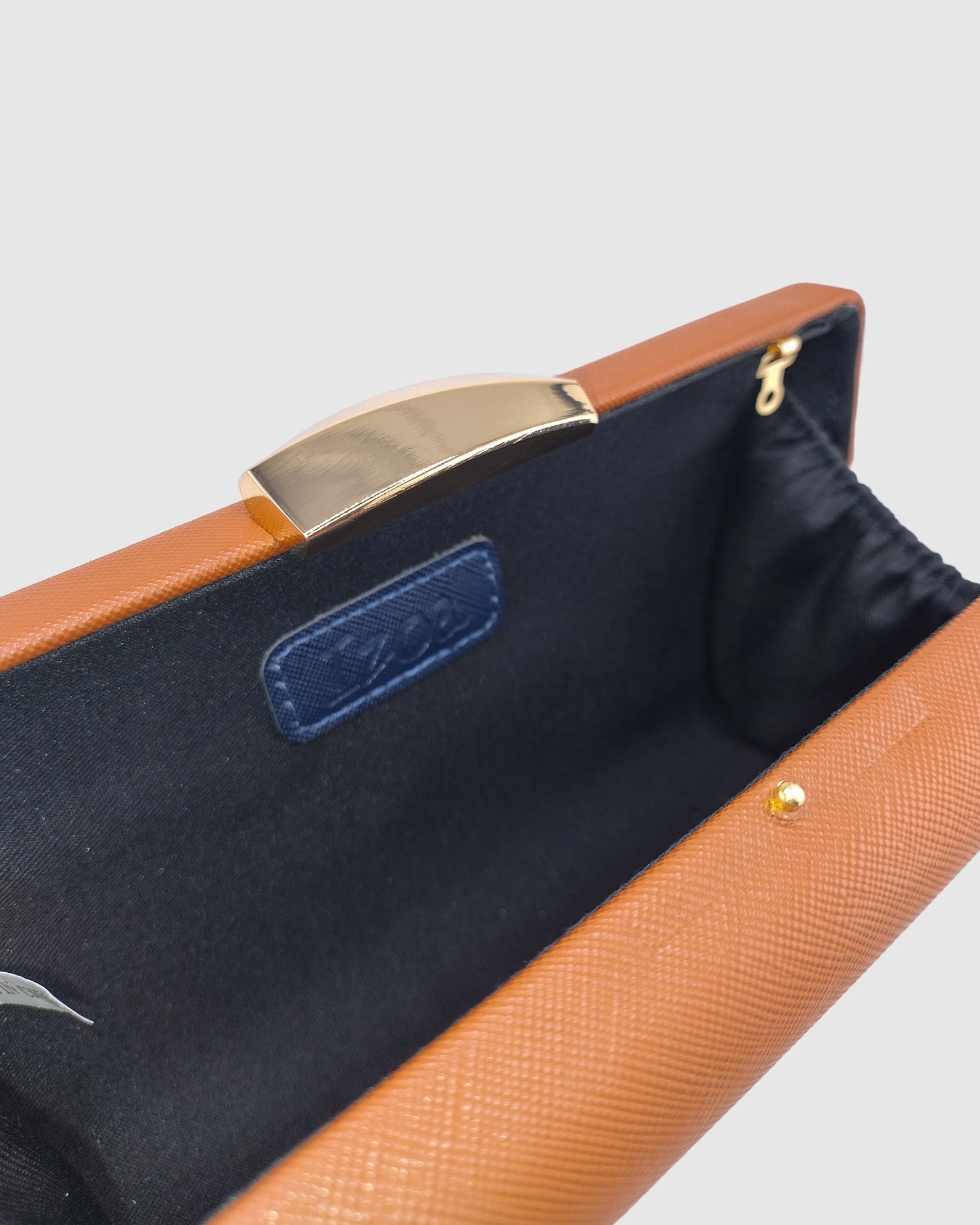 Izoa Bianca Clutch in Cocoa