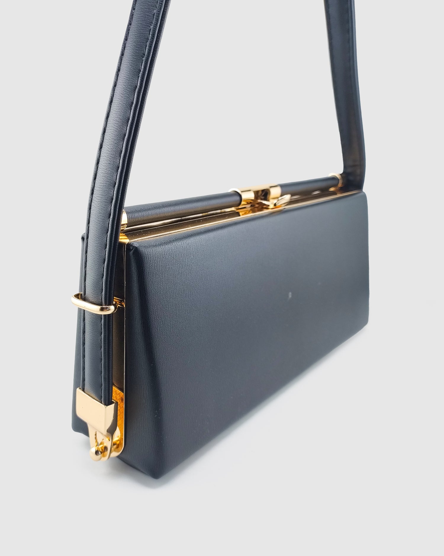 Izoa Olive Clutch Black Gold