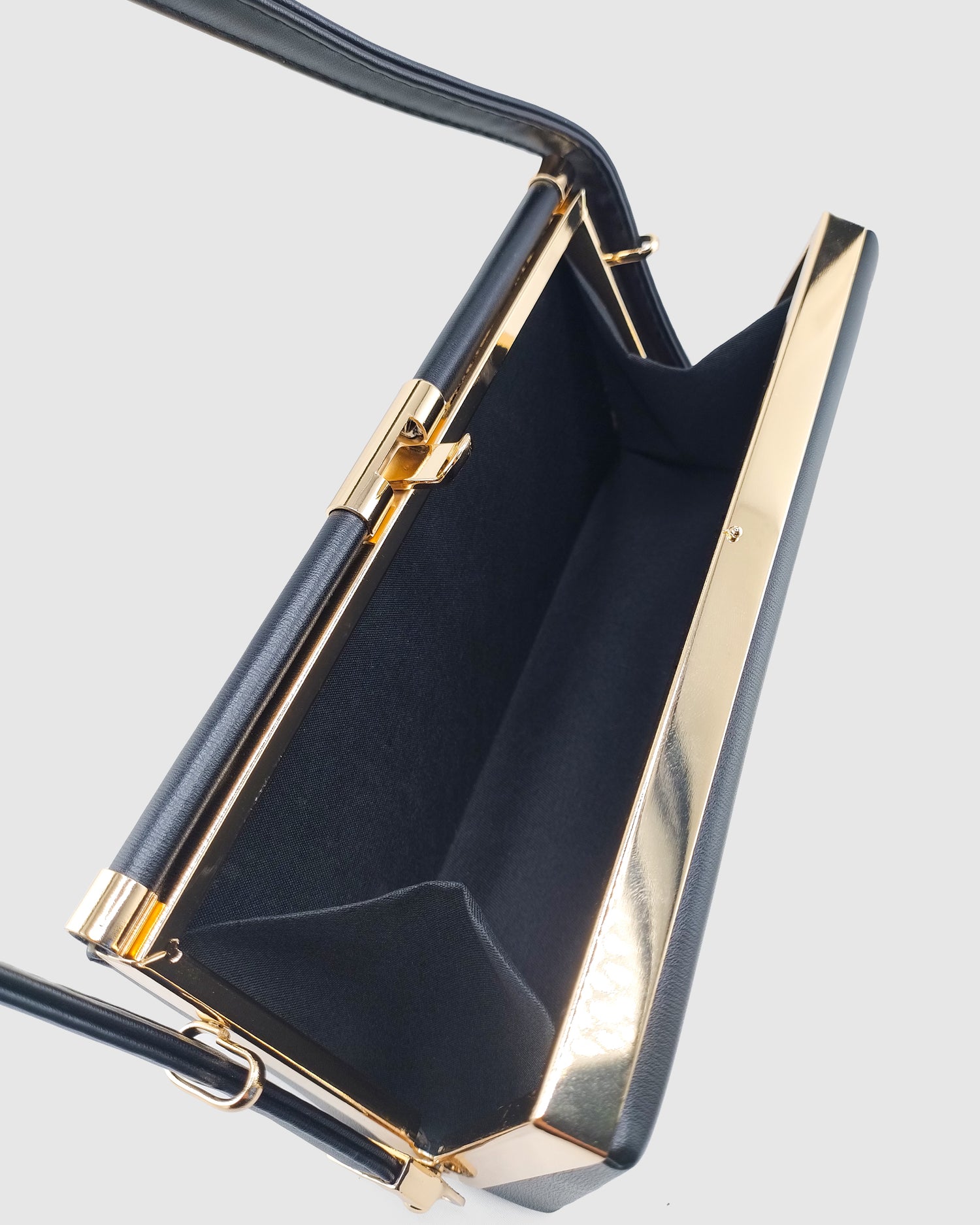 Izoa Olive Clutch Black Gold