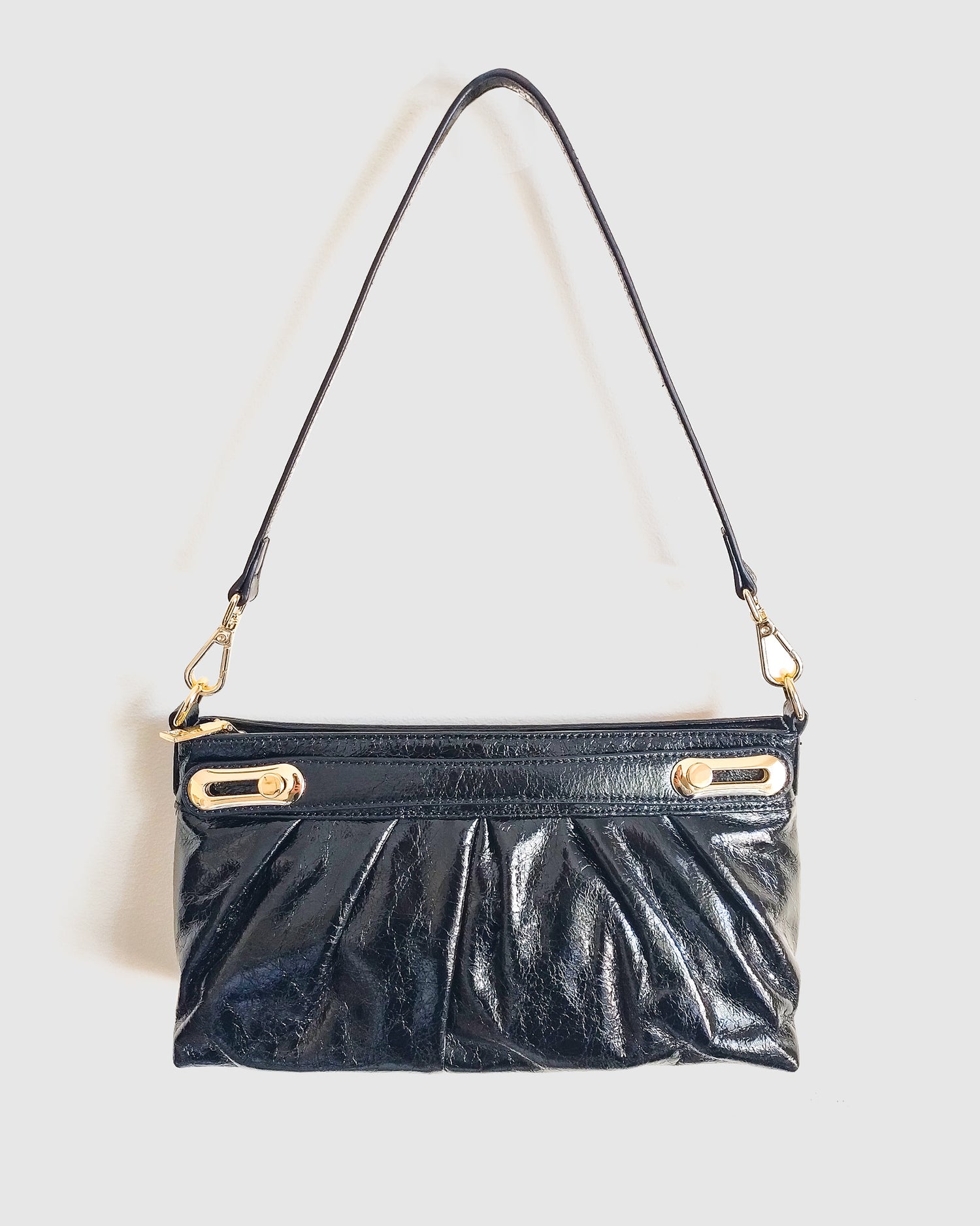 Izoa Amelie Clutch Bag in Black
