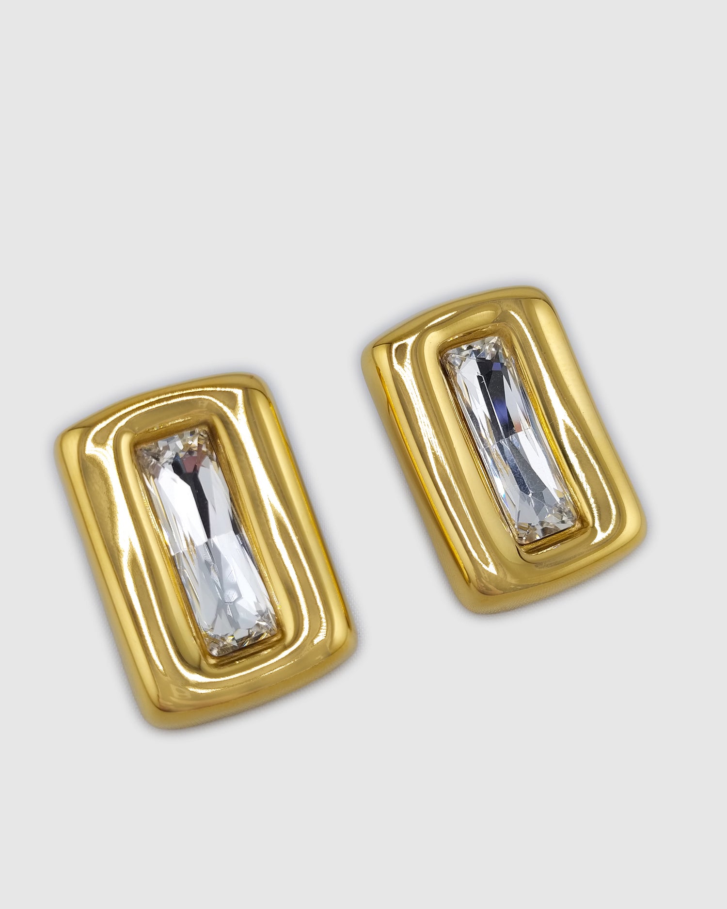 Izoa Verity Stud Earring Gold