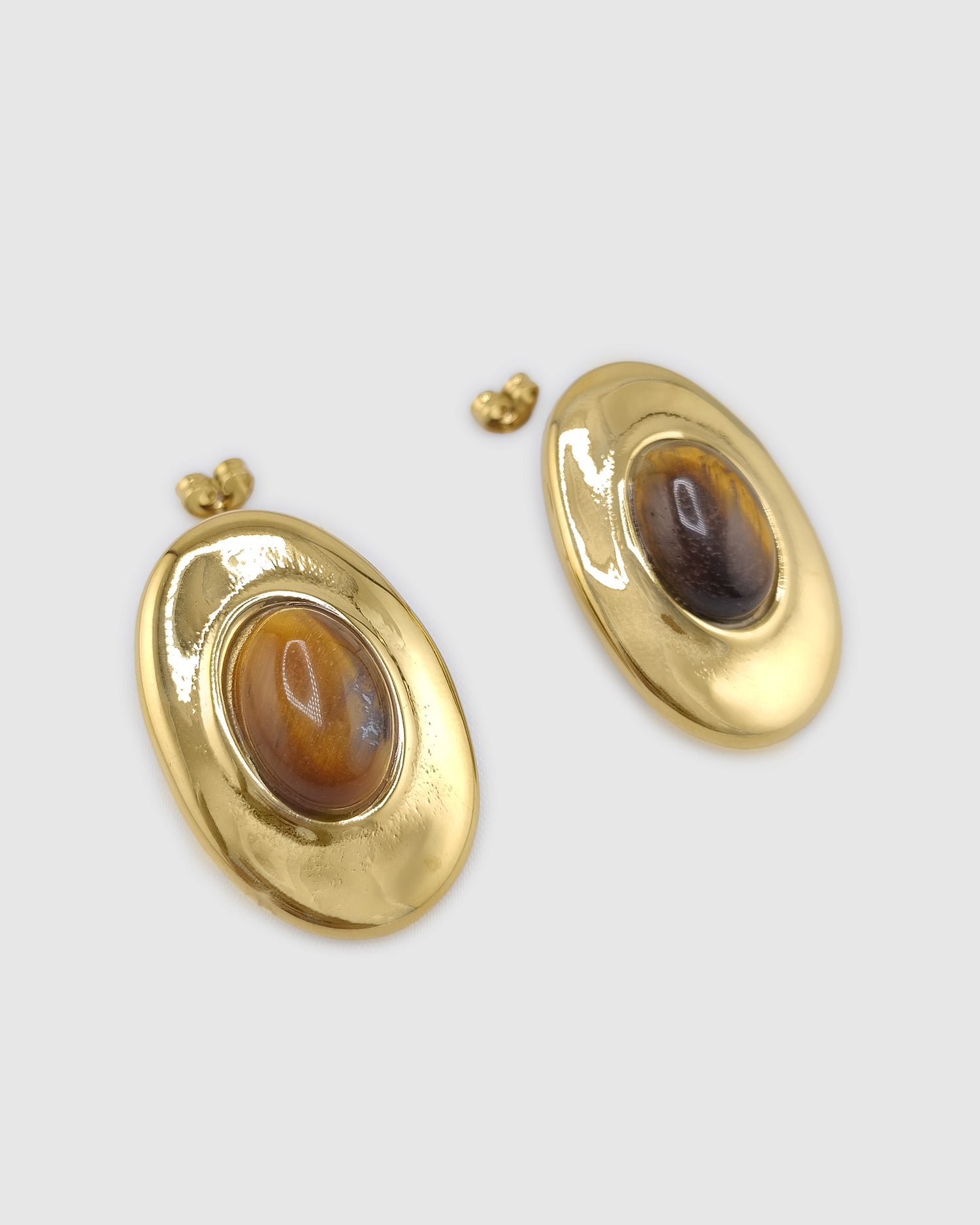 Izoa Violet Stud Earring Gold Brown
