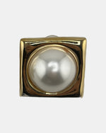 Izoa Adelaide Square Pearl Stud Earrings Pearl - close-up view