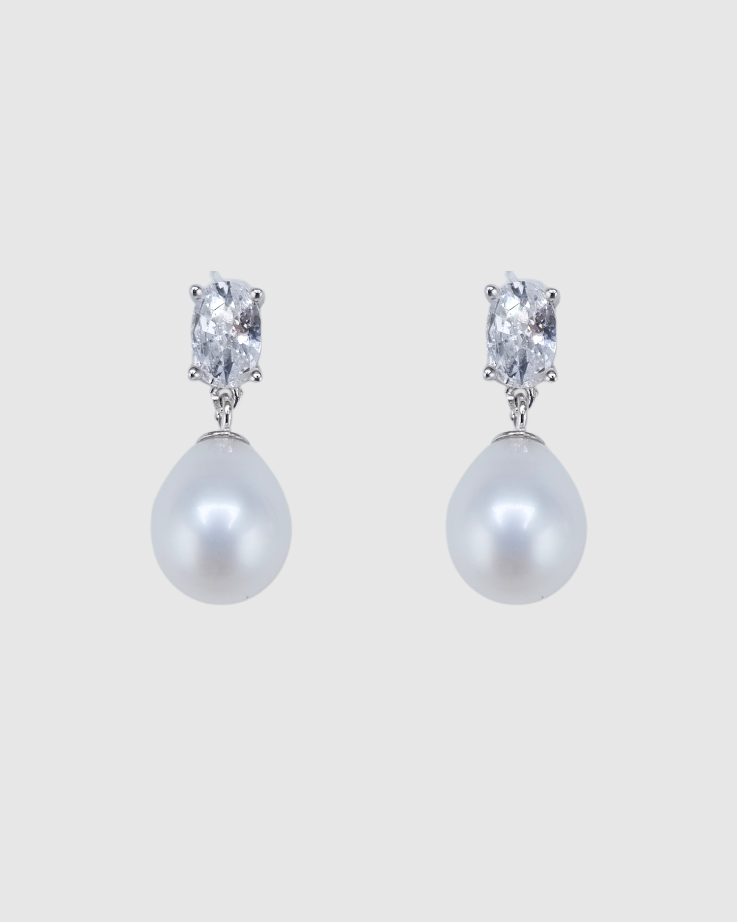 Izoa Millie Earrings Silver Clear Freshwater Pearl