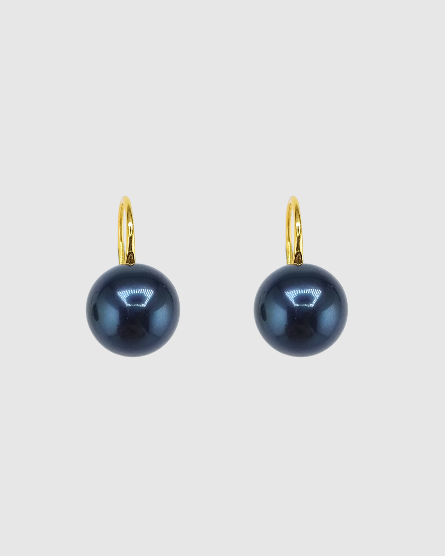 Izoa Cecilia Earrings Navy Freshwater Pearl