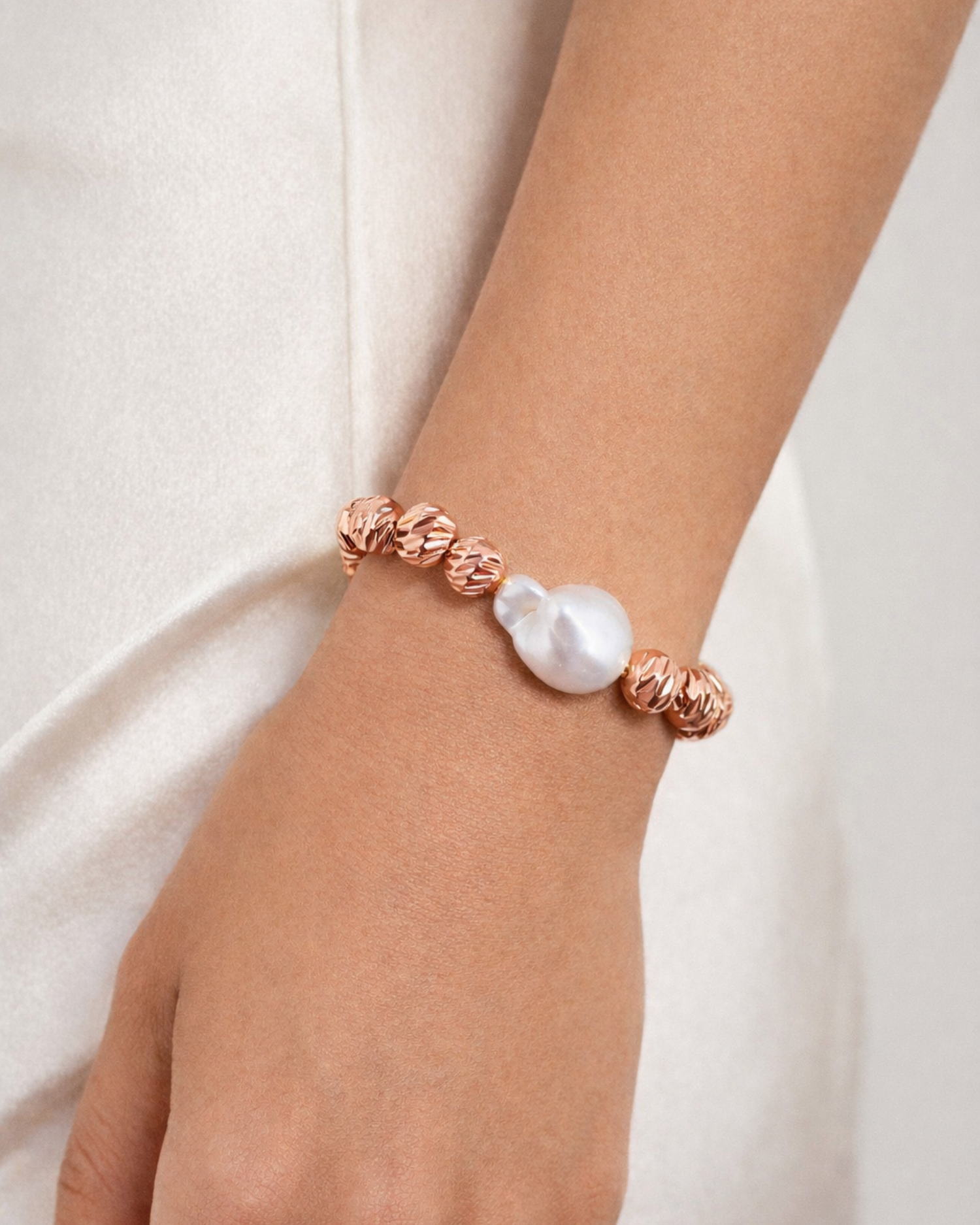 Izoa Maia Freshwater Baroque Pearl Bracelet Rose Gold