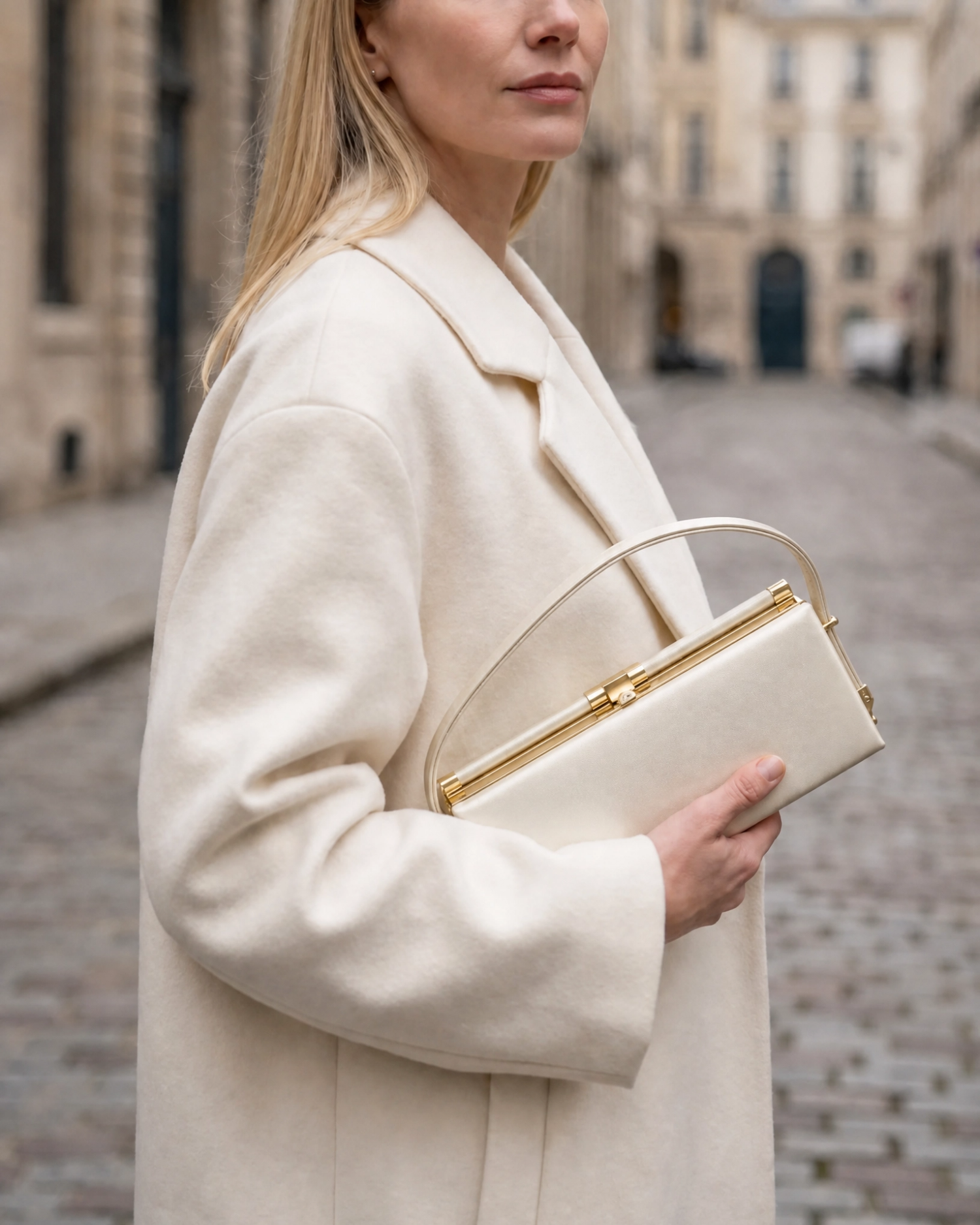 Izoa Olive Clutch Pearly White Gold