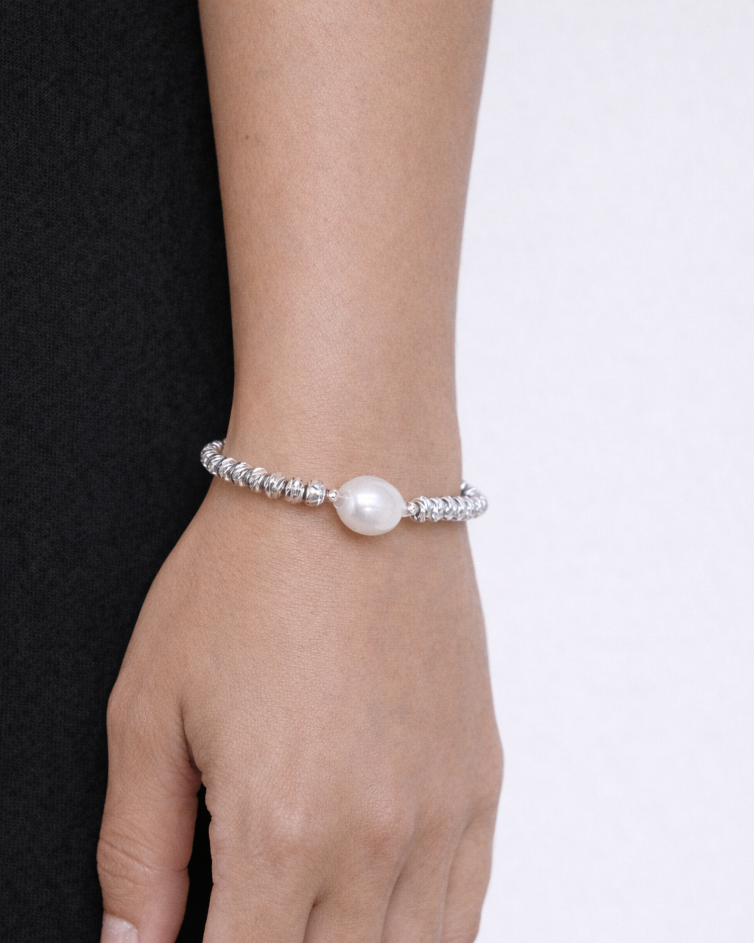 Izoa Amarae Pearl Bracelet Silver