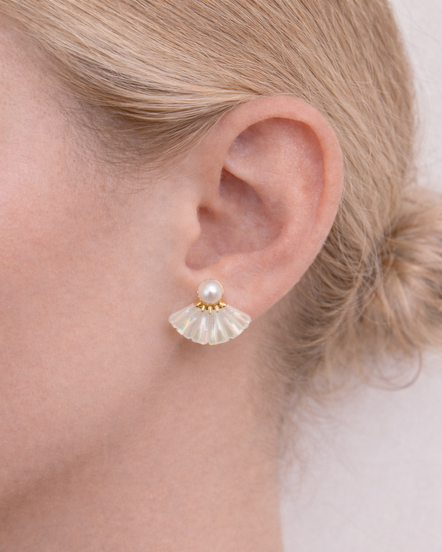 Izoa Fan Pearl Stud Earrings