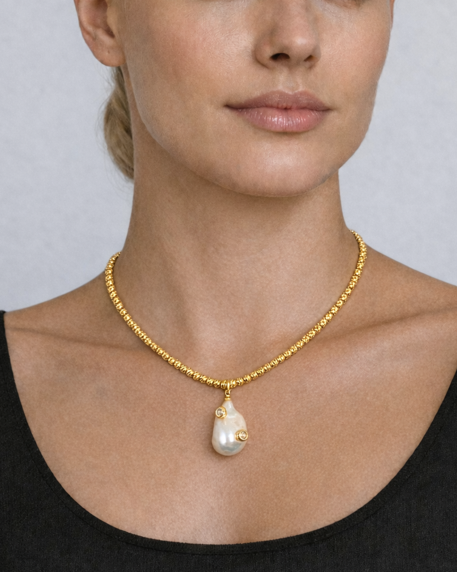 Izoa Calista Drop Pearl Necklace Gold Clear