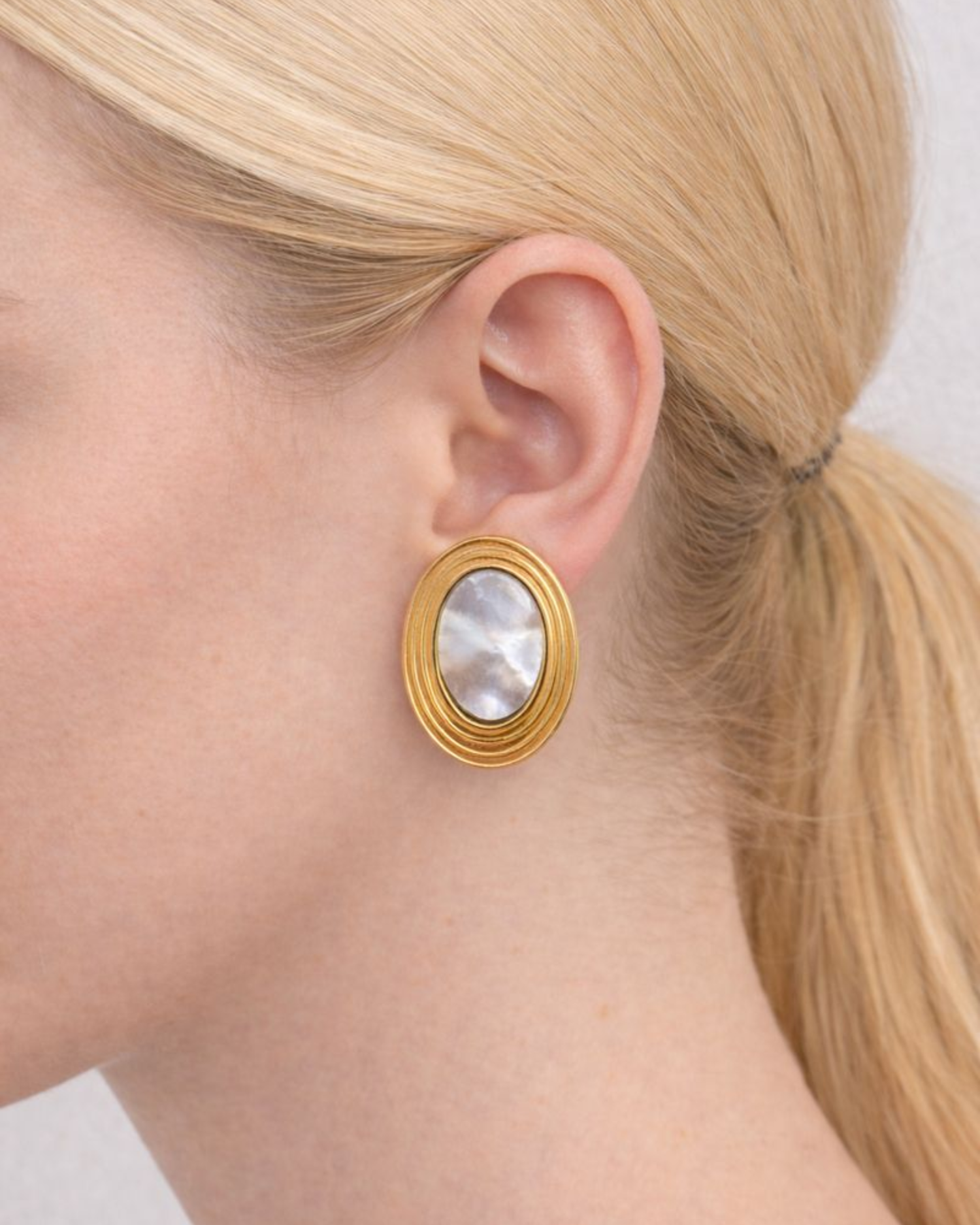 Izoa Adeline Stud Earring Pearl