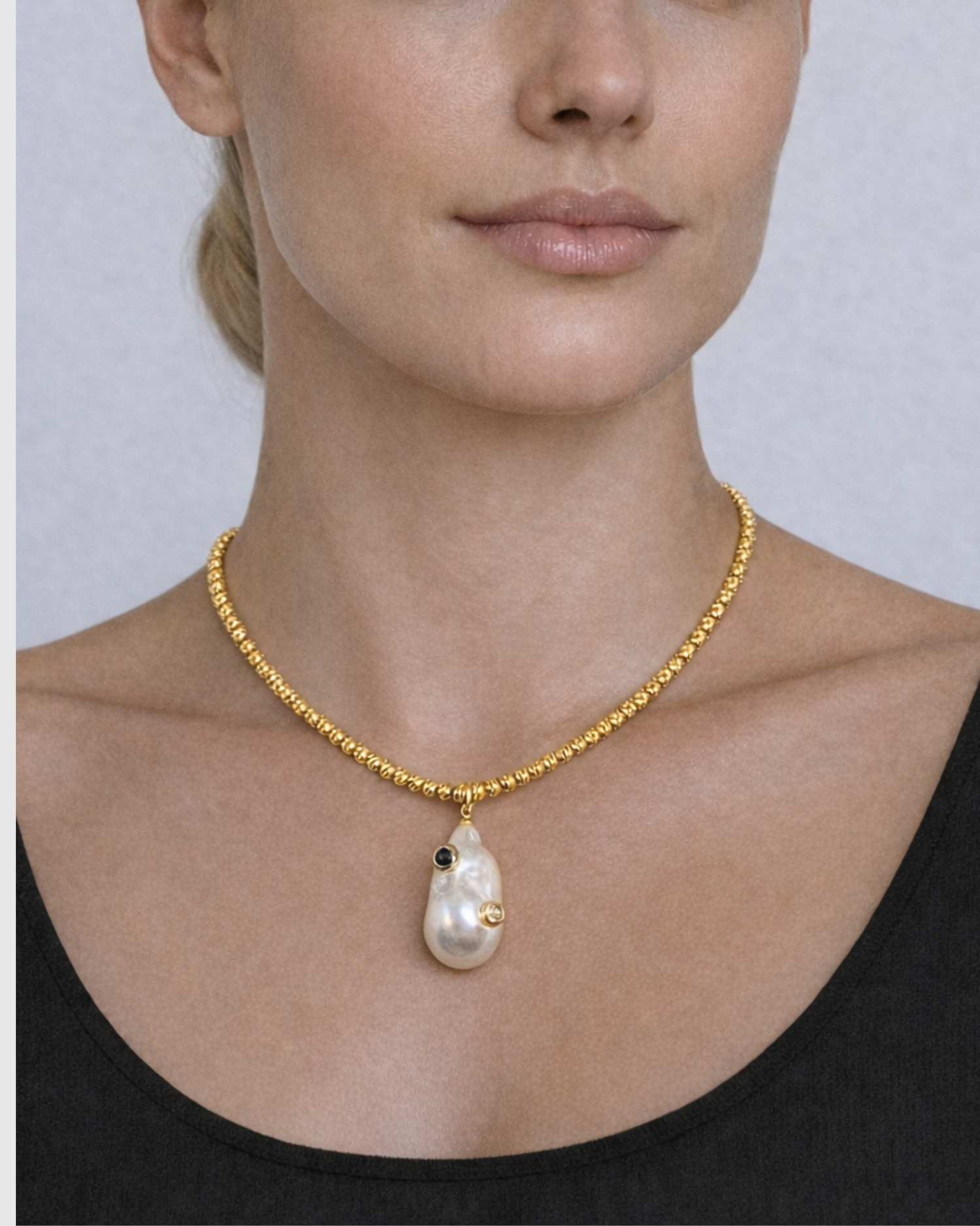 Izoa Calista Drop Pearl Necklace Gold Black