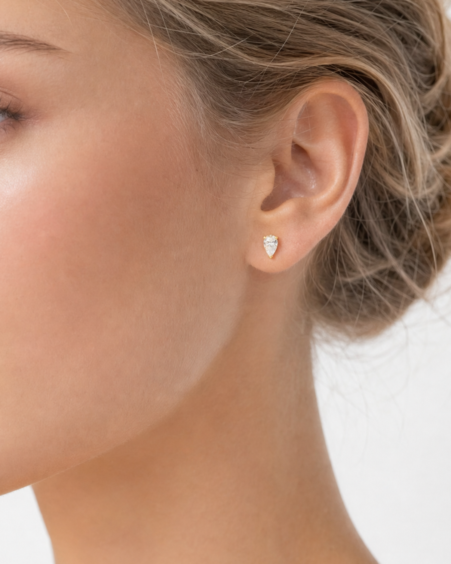 Izoa Teardrop Stud Earrings Silver Small