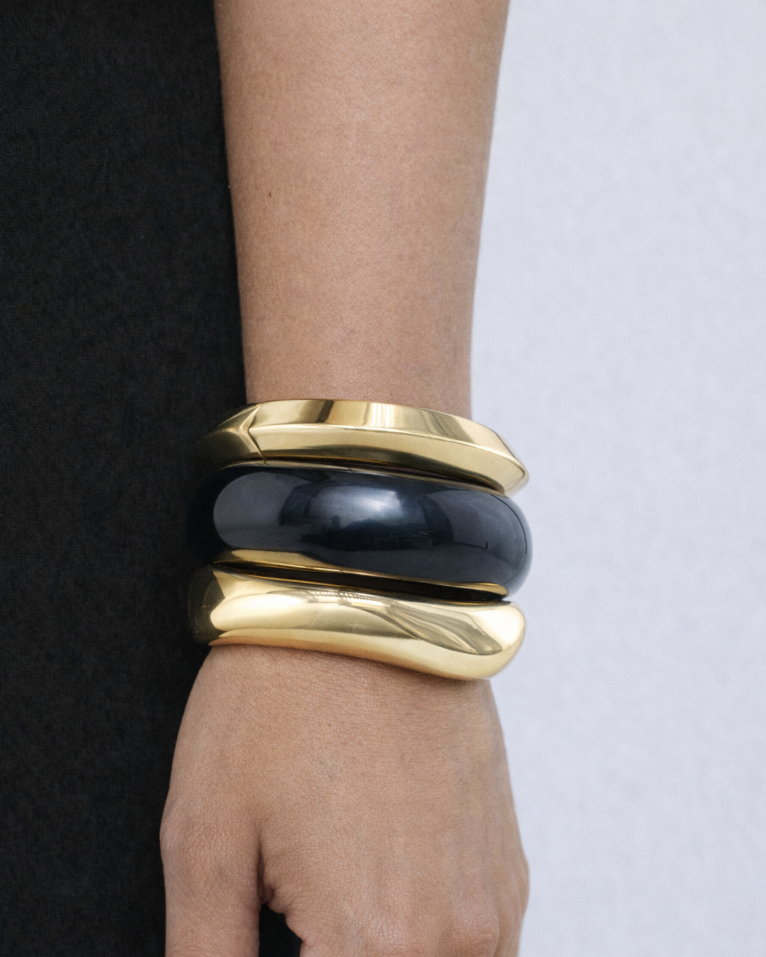 Izoa Tide Bangle Stack