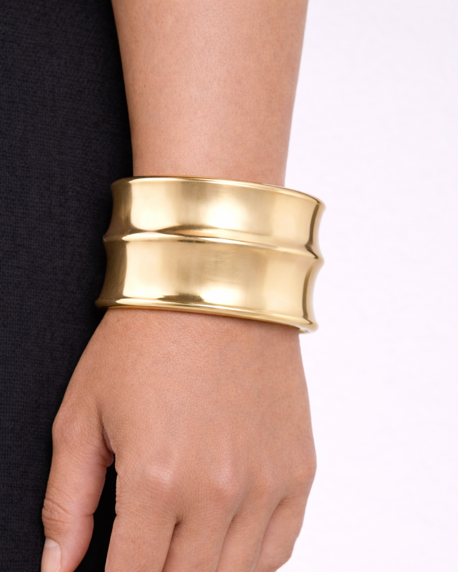 Izoa Tali Bangle Gold