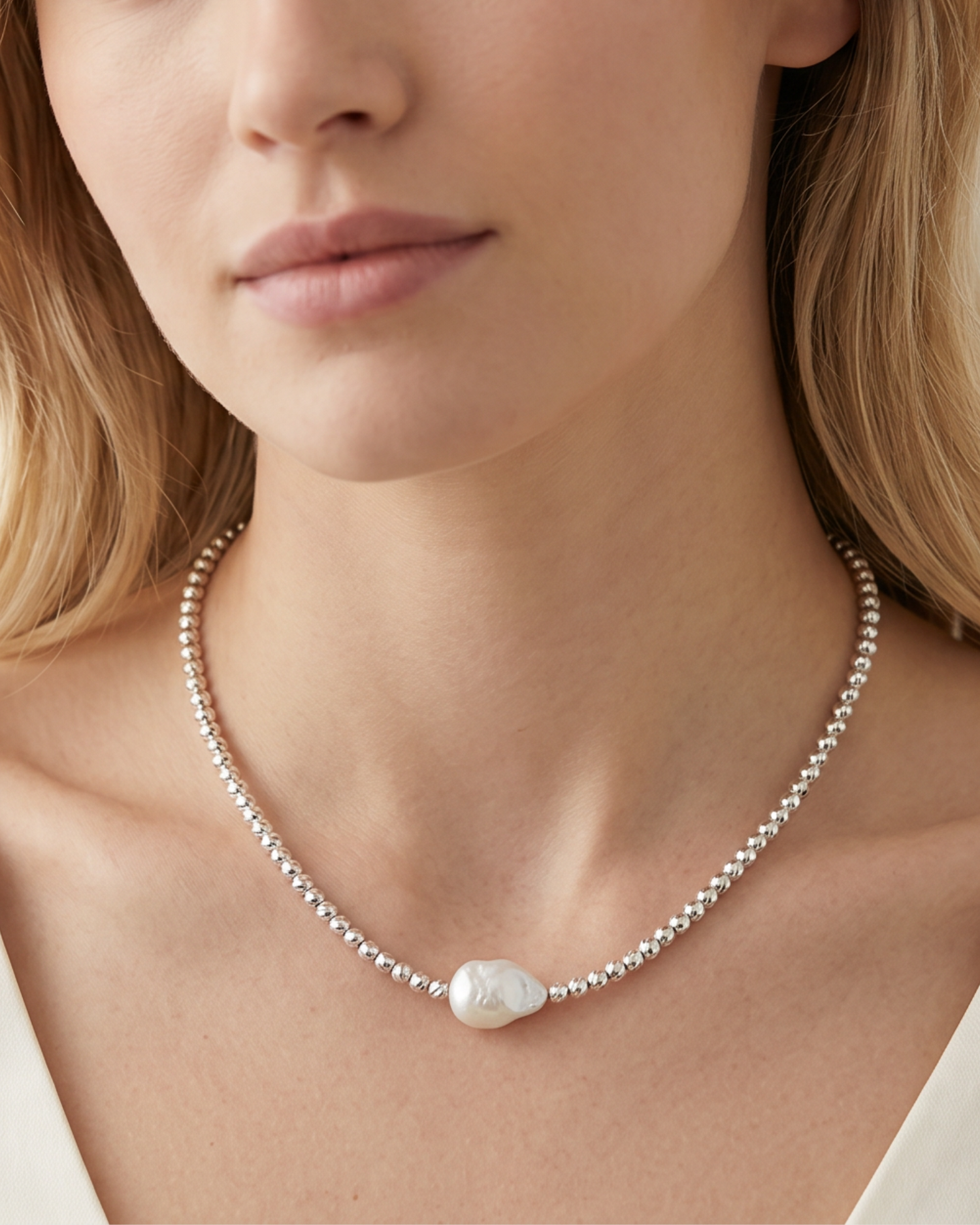 Izoa Amarae Freshwater Baroque Pearl Necklace Silver