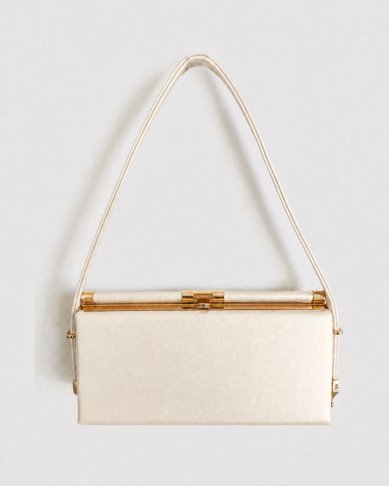 Izoa Olive Clutch Pearly White Gold
