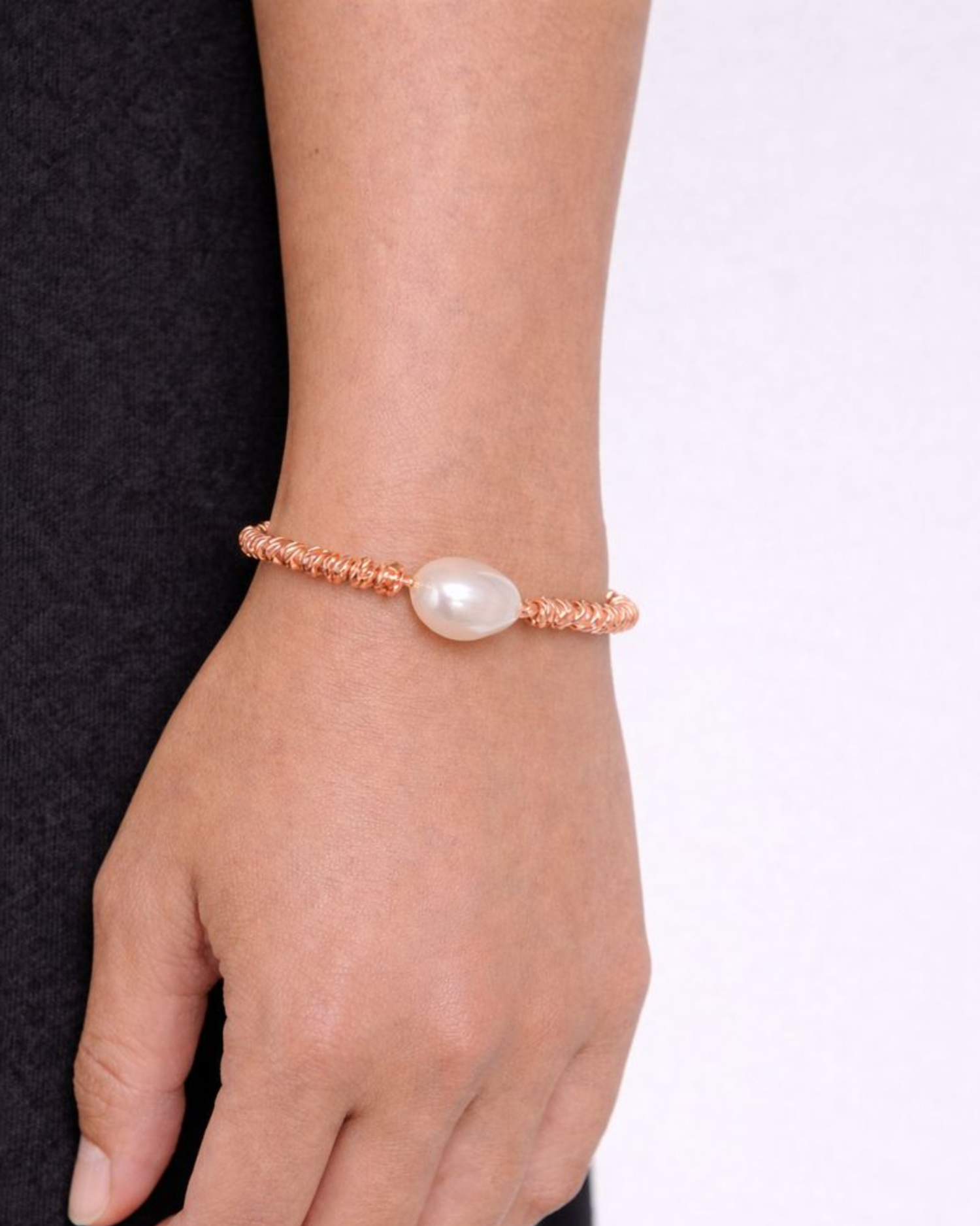 Izoa Amarae Freshwater Baroque Pearl Bracelet Rose Gold