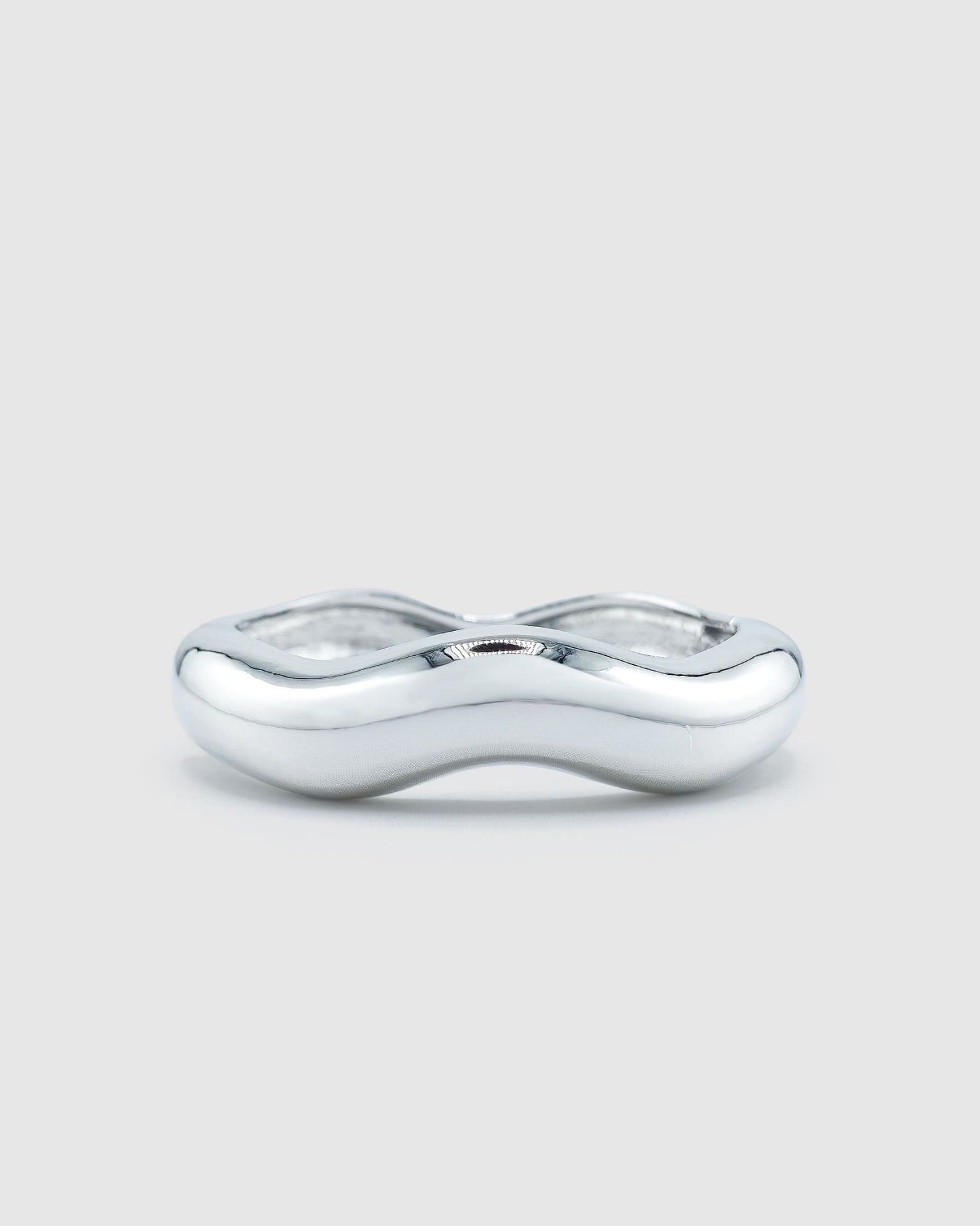 Izoa Lily Wave Bangle Silver