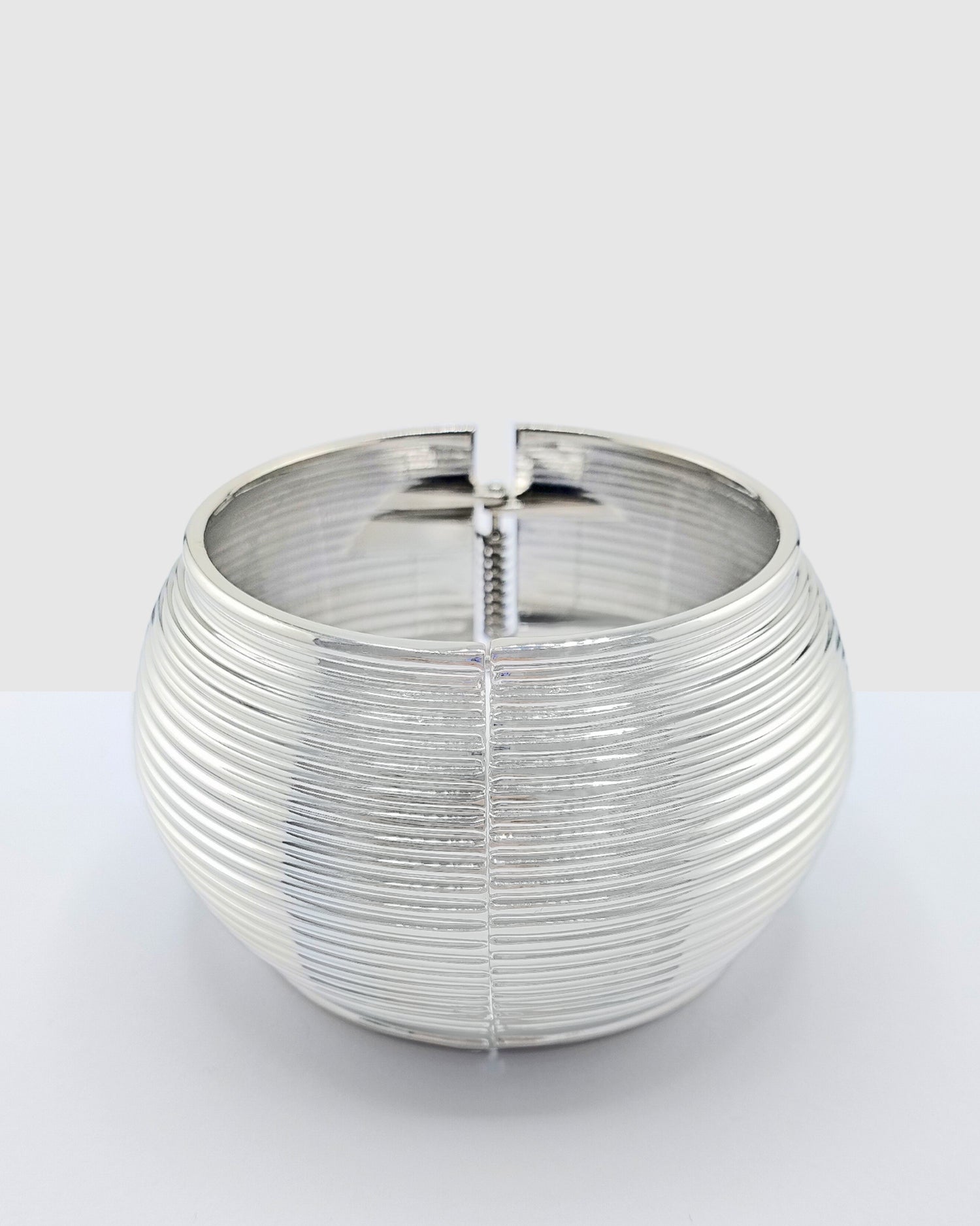 Izoa Lumi Chunky Bangle Silver