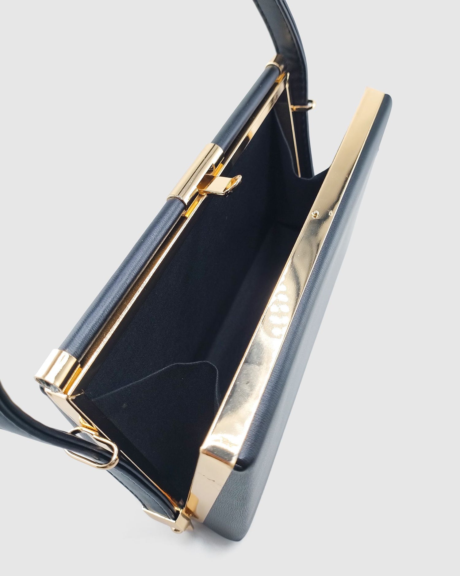 Izoa Mikki Clutch Black Gold