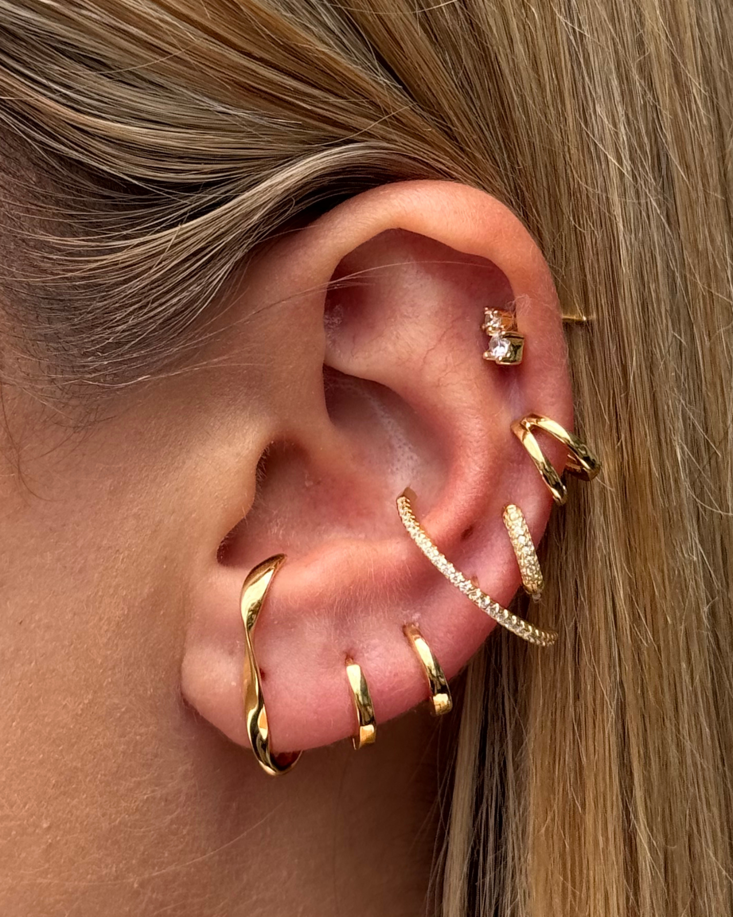 Izoa Olsen Stud Earrings