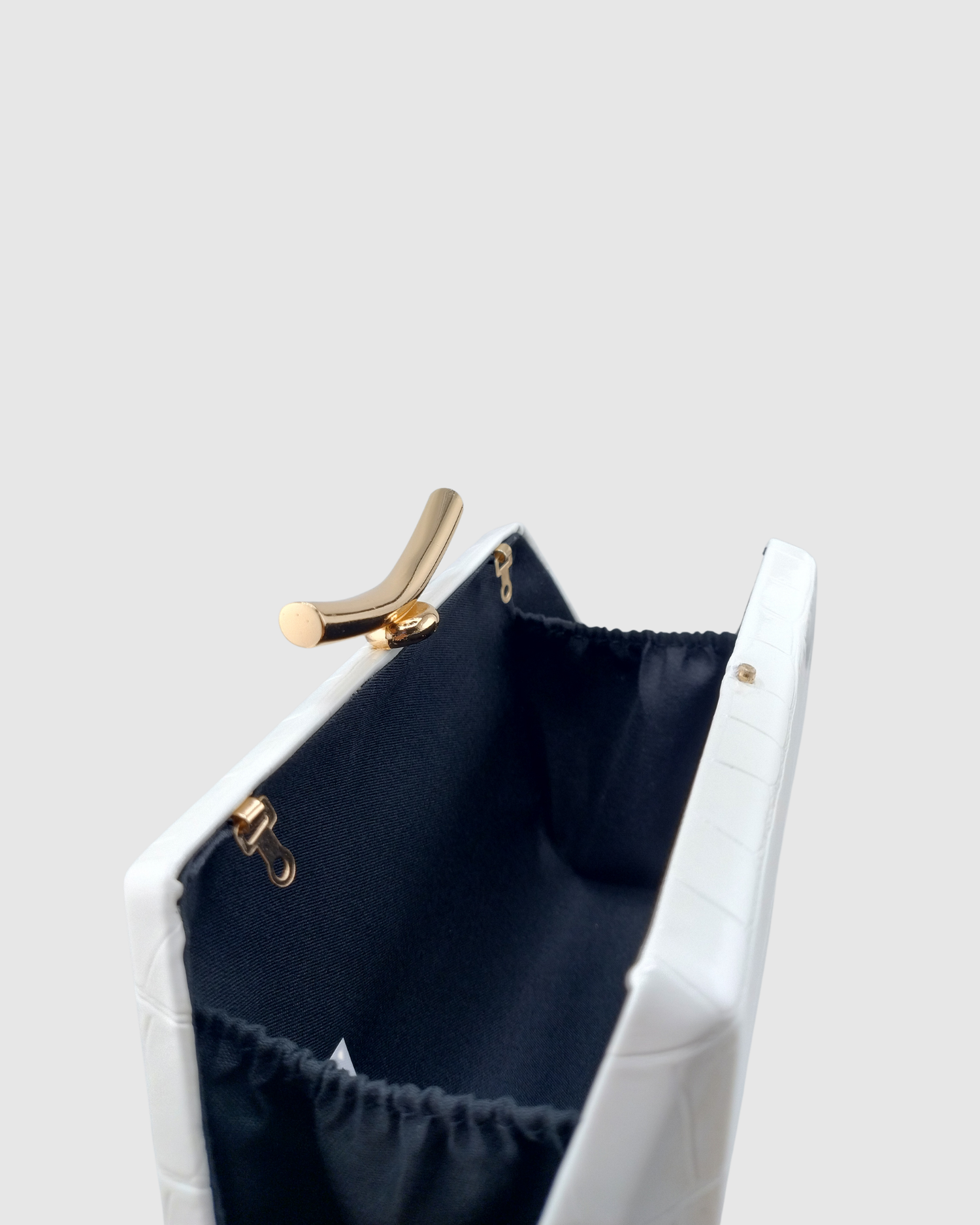 Izoa Paige Clutch White