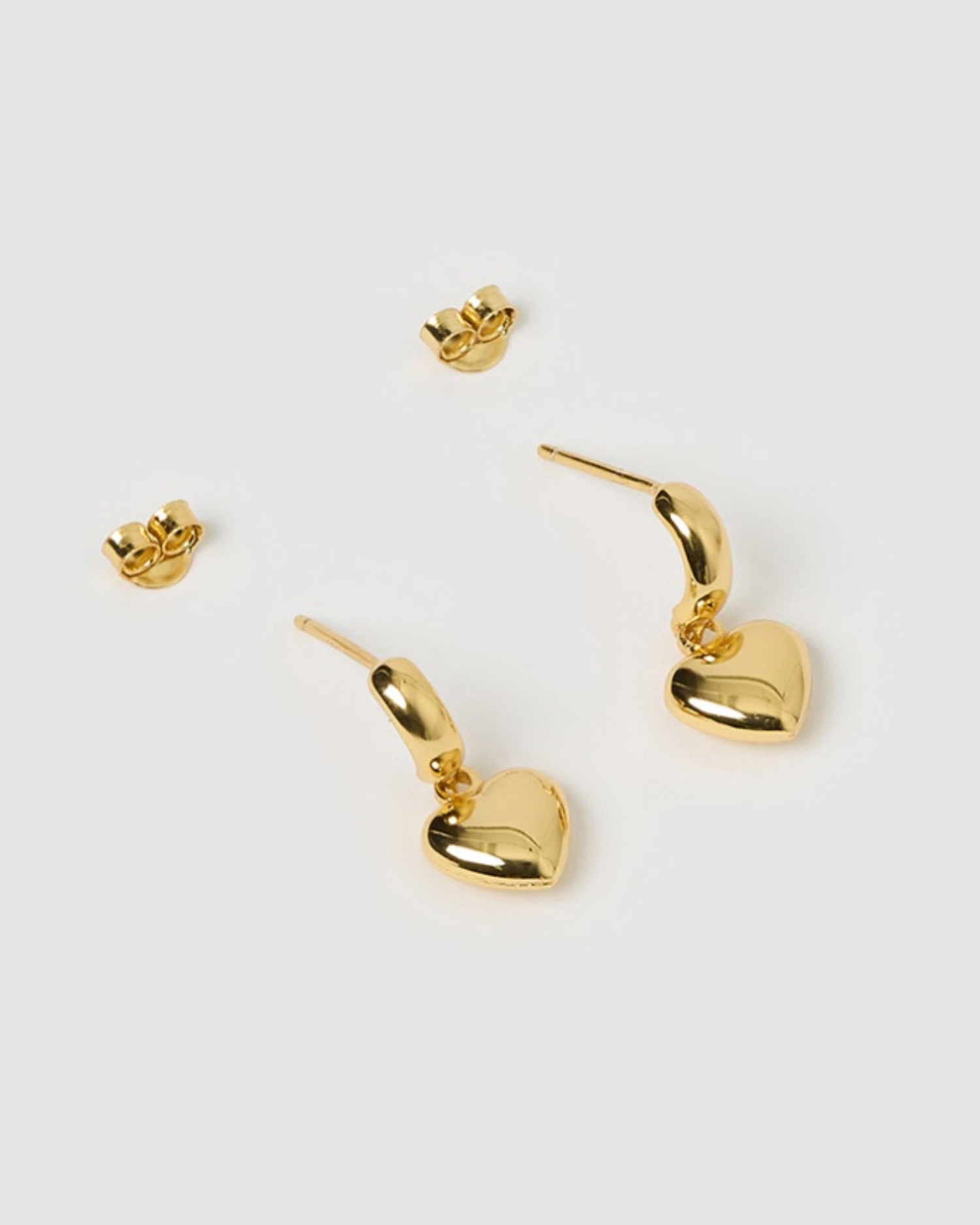 Izoa Penny Heart Stud Earrings Gold