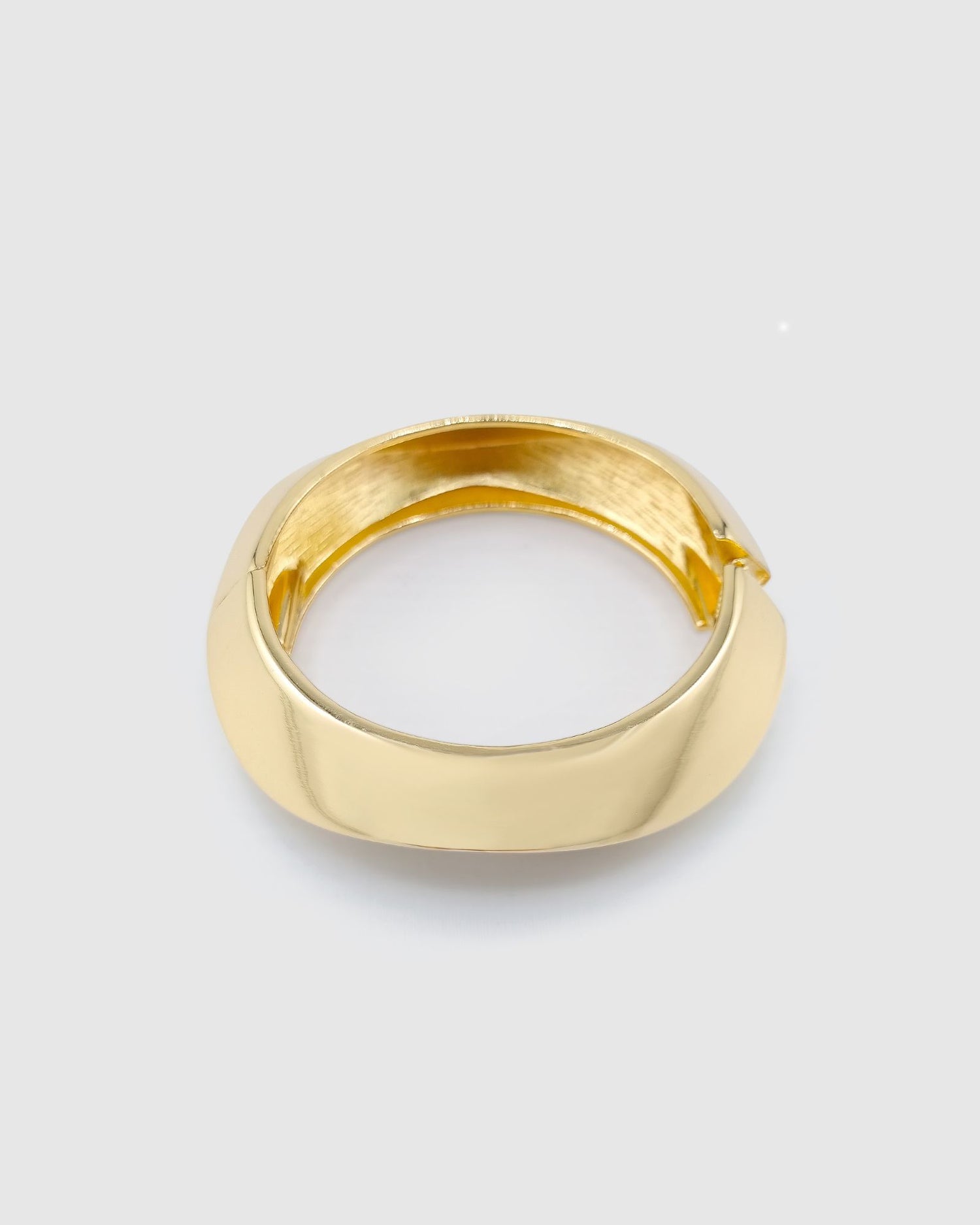 Izoa Reef Bangle Gold