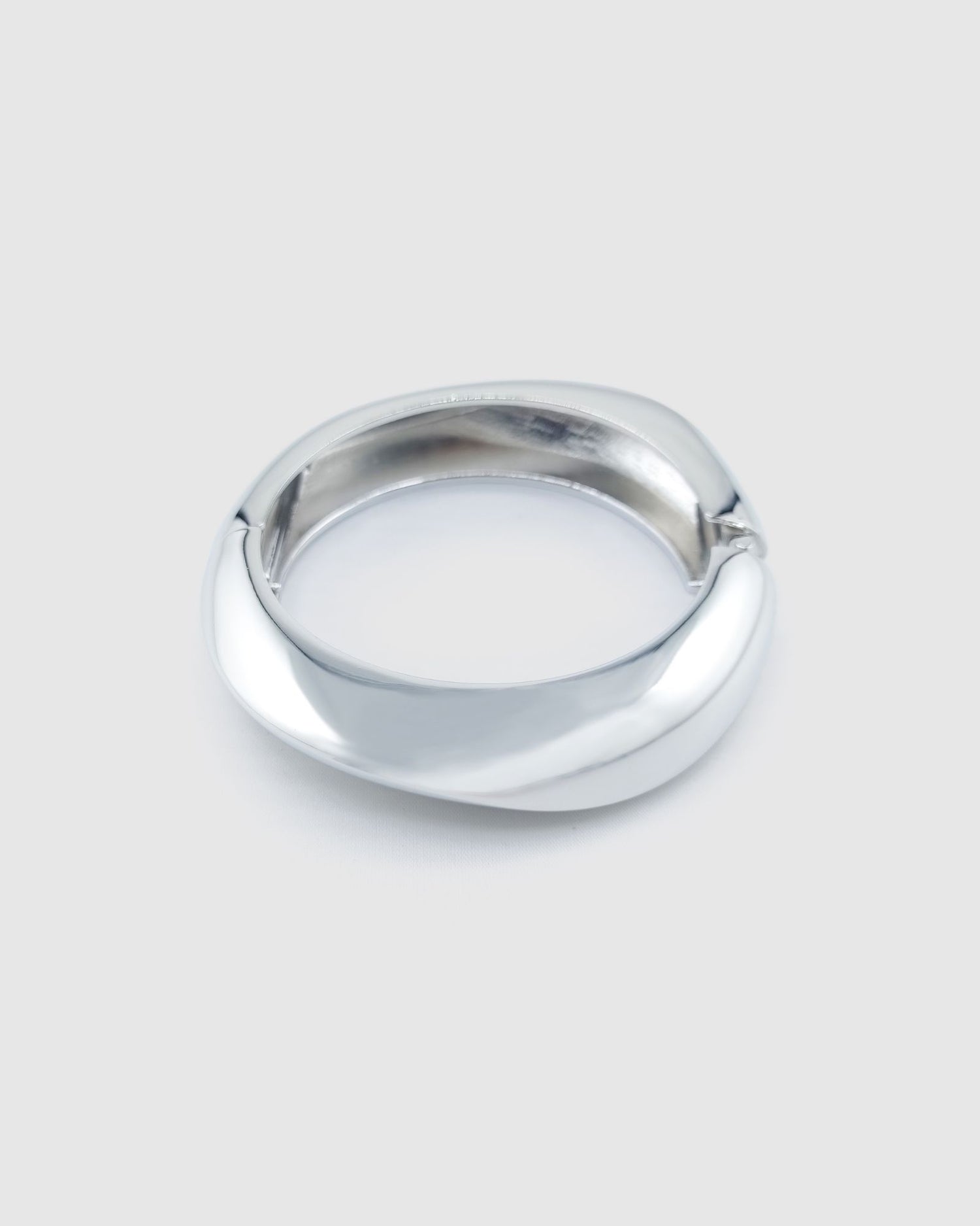Izoa Reef Bangle Silver