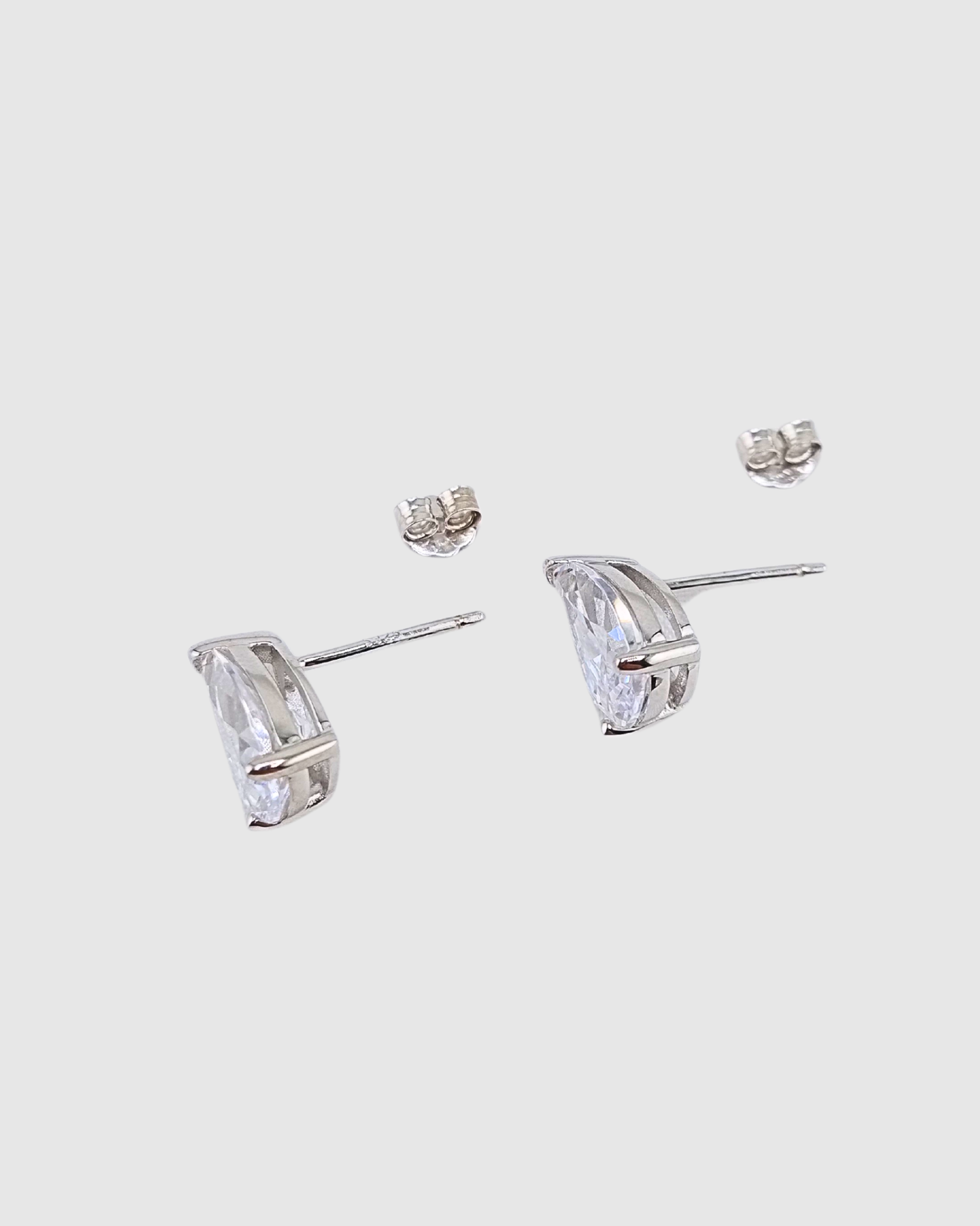 Izoa Teardrop Stud Earrings Silver Large